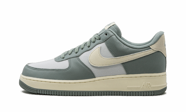 Air Force 1 Low LX "Mica Green"