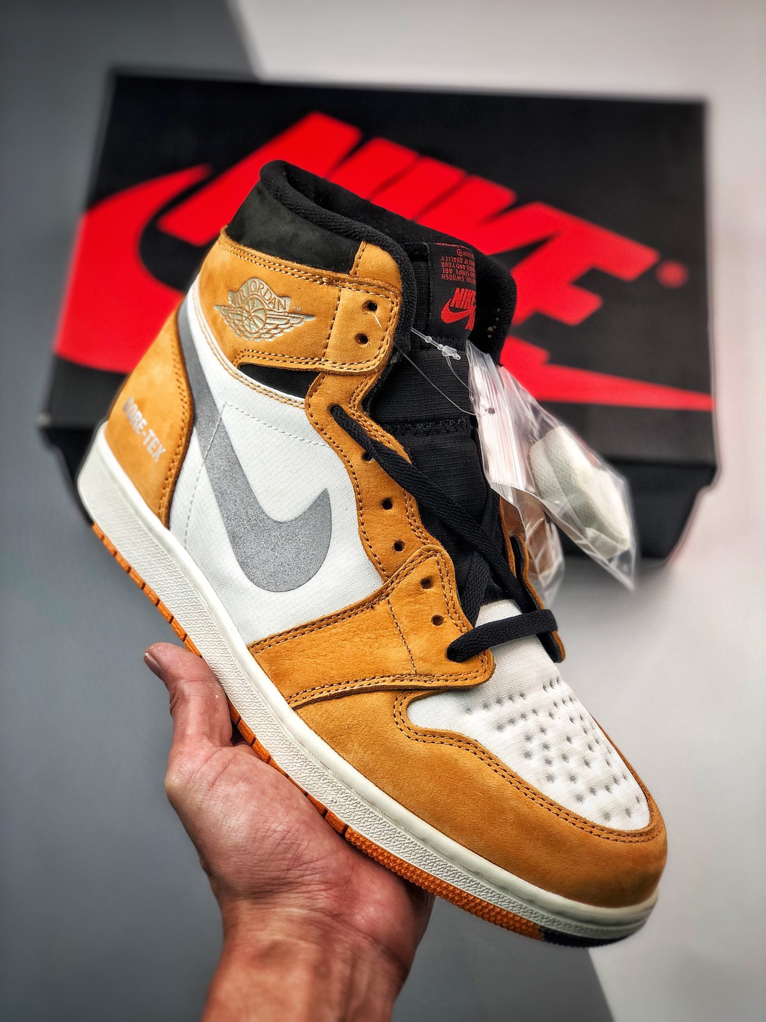 Air Jordan 1 Element Gore-Tex Light Curry DB2889-700