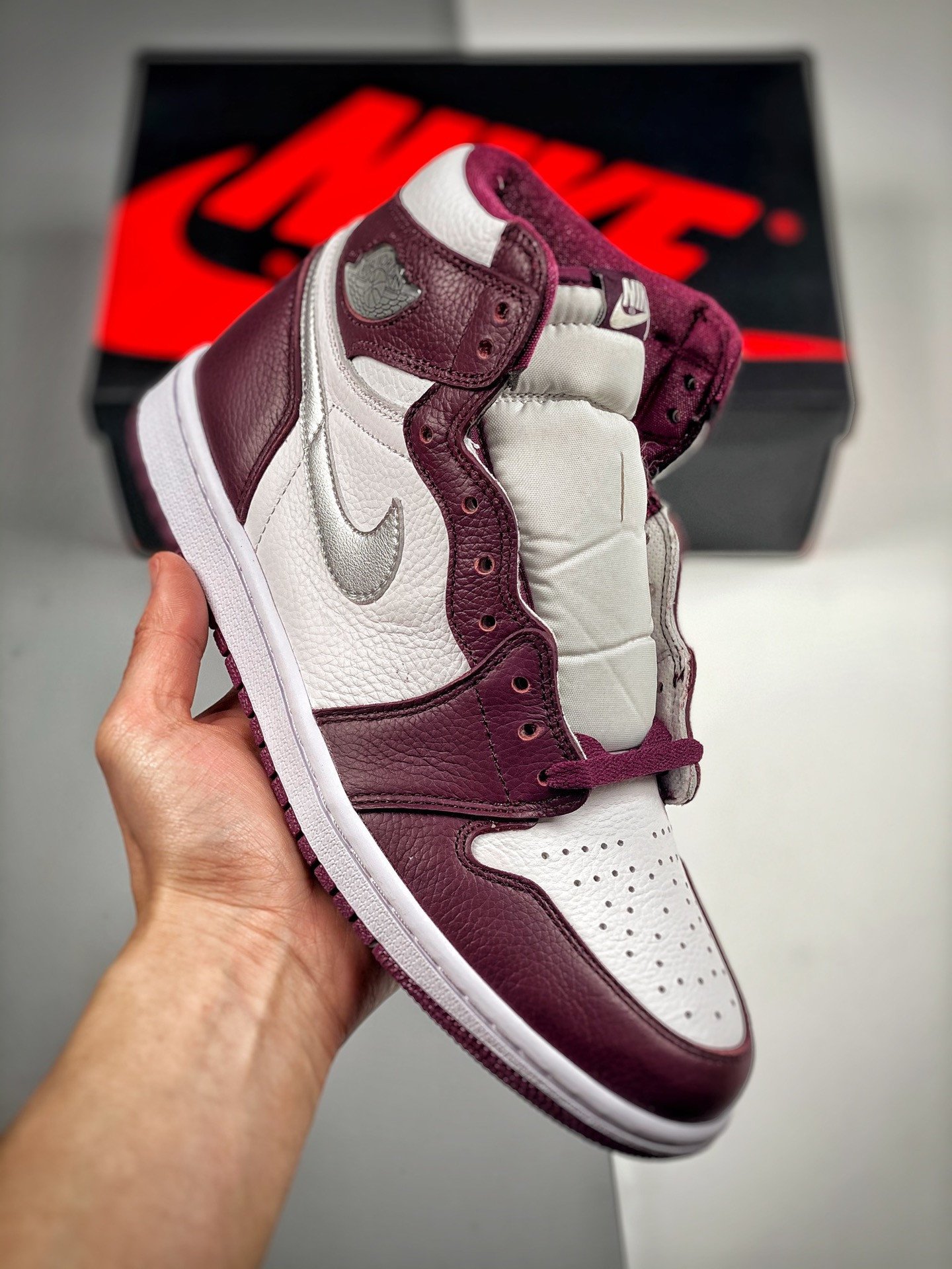 Air Jordan 1 High OG Bordeaux/White-Metallic Silver 555088-611