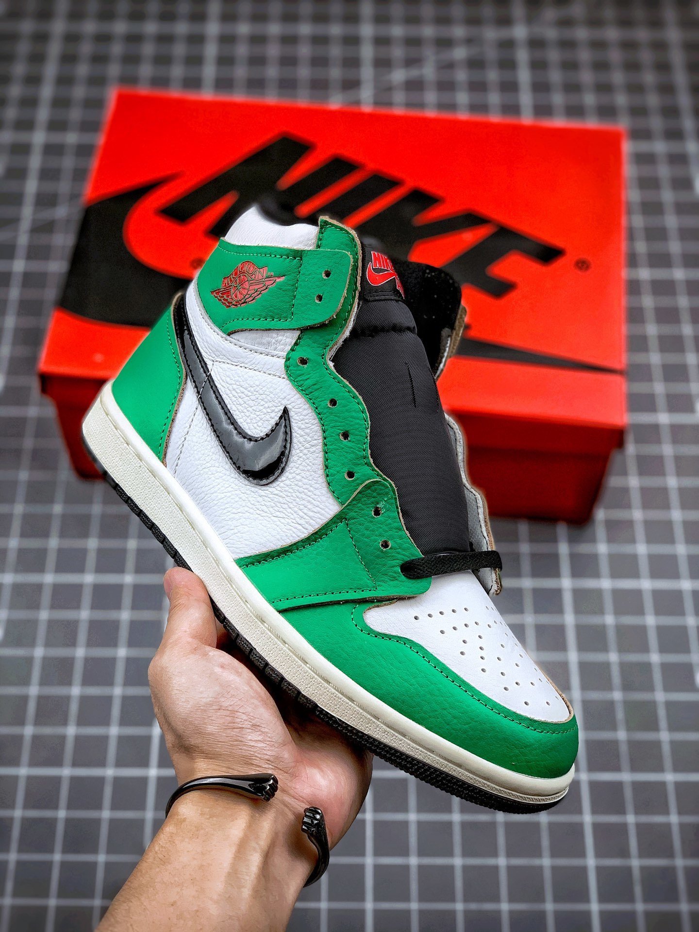 Air Jordan 1 High OG Lucky Green/White-Sail-Black DB4612-300