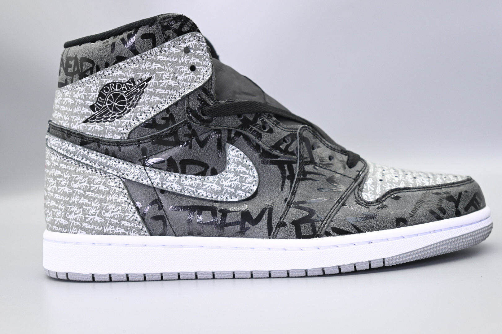 Air Jordan 1 High OG Rebellionaire 555088-036 Men's Size 7 - 12 US, Women's Size 5.5 - 10 US