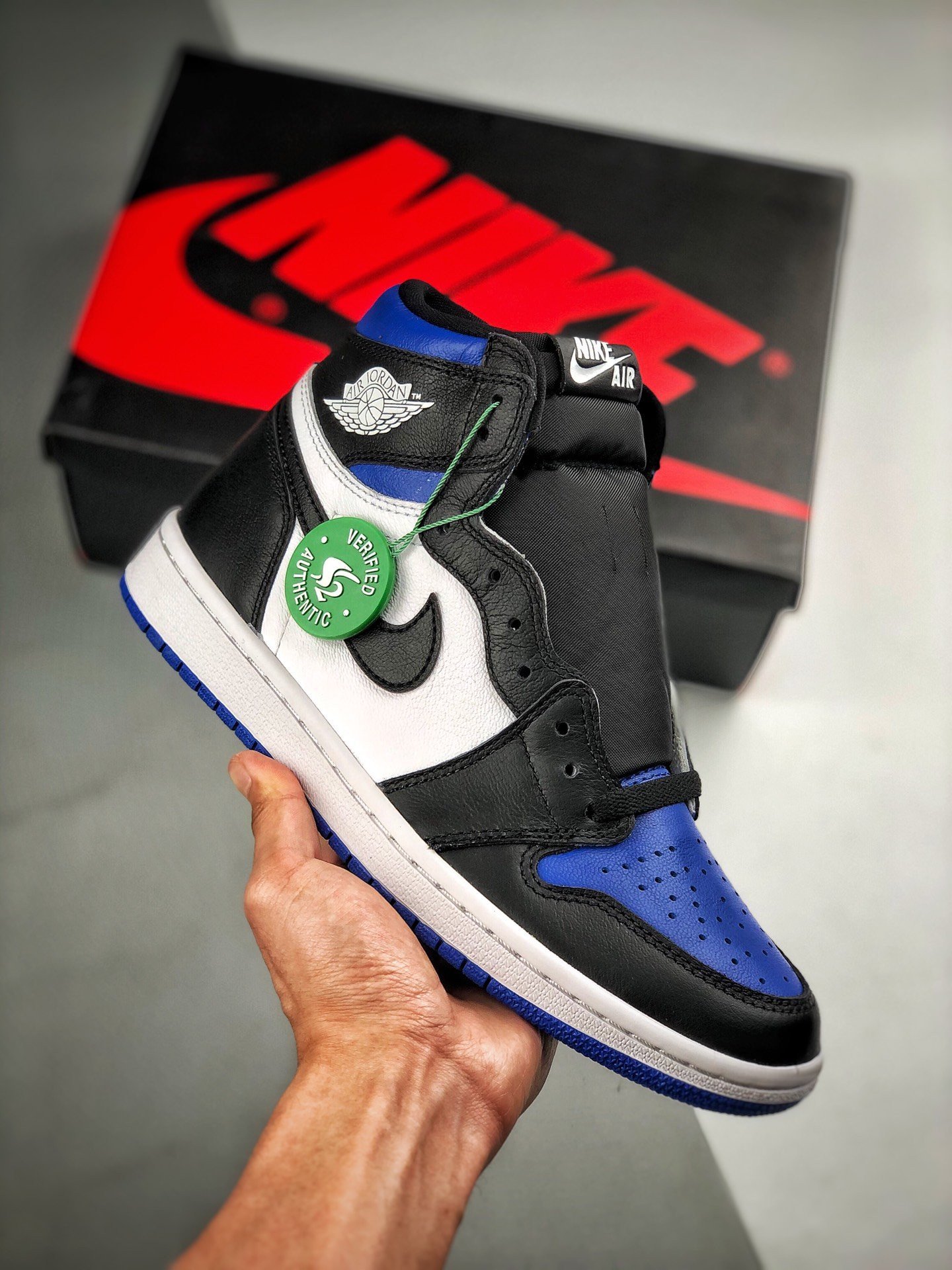Air Jordan 1 High OG Royal Toe 555088-041