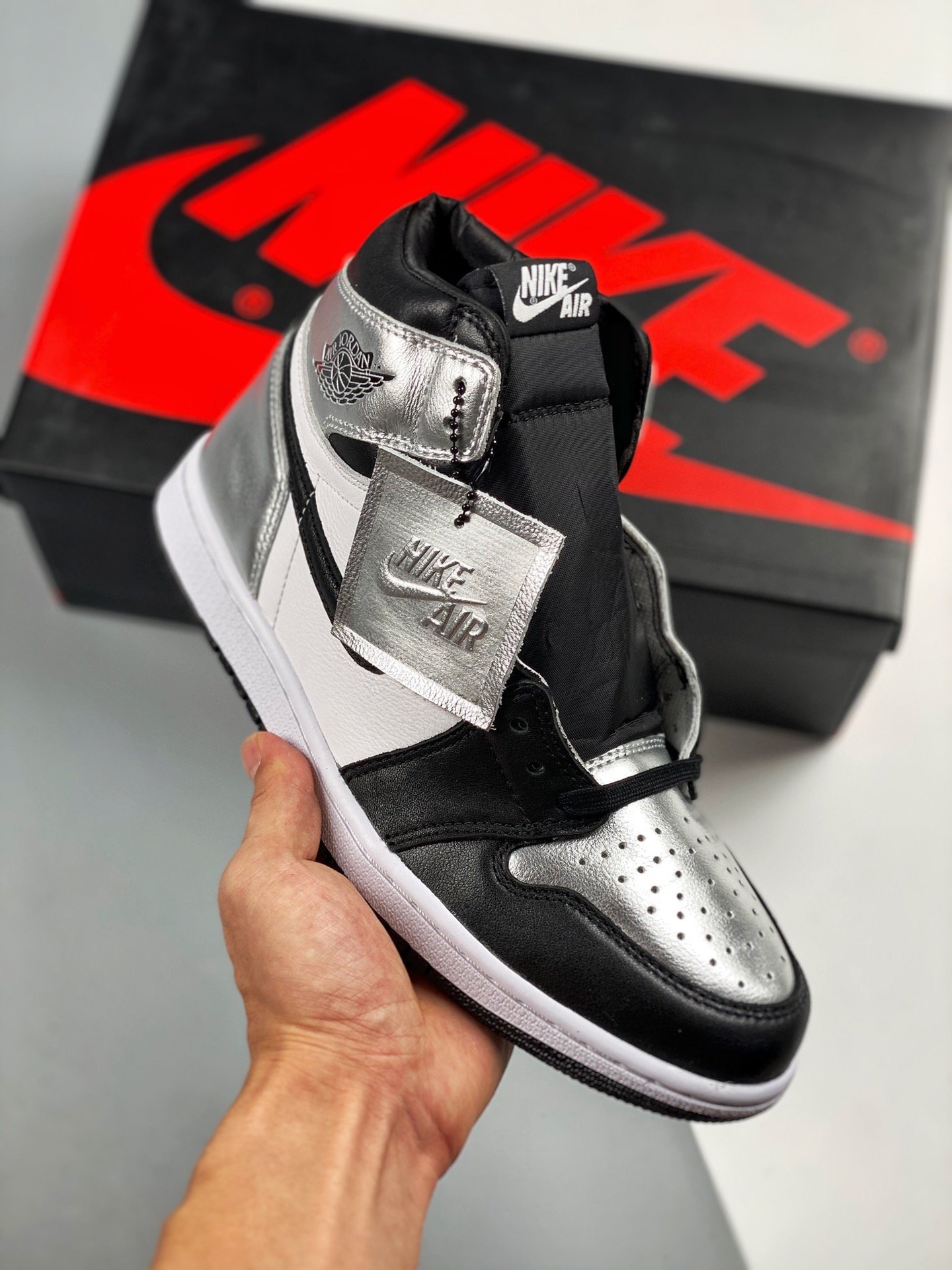 Air Jordan 1 High OG Silver Toe Black/Metallic Silver-White CD0461-001