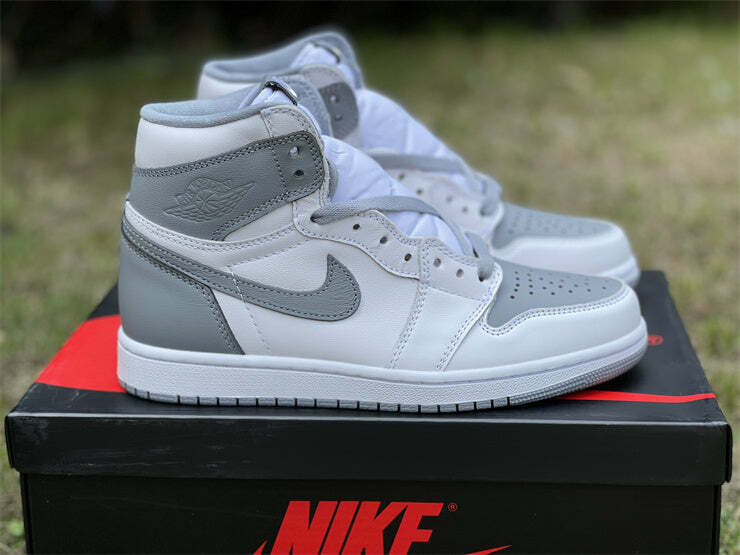 Air Jordan 1 High OG Stealth