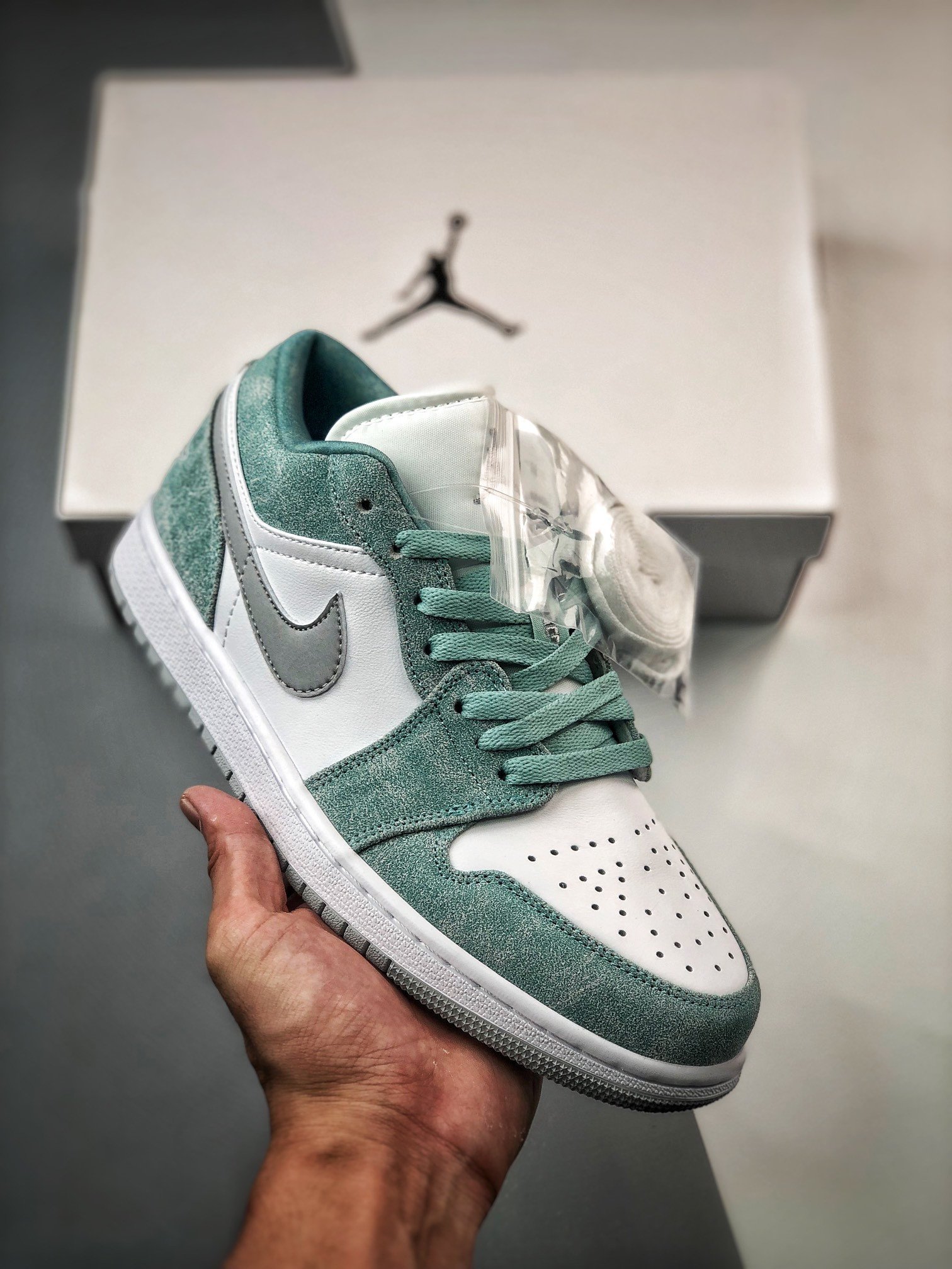 Air Jordan 1 Low New Emerald/White-Light Steel Grey DN3705-301