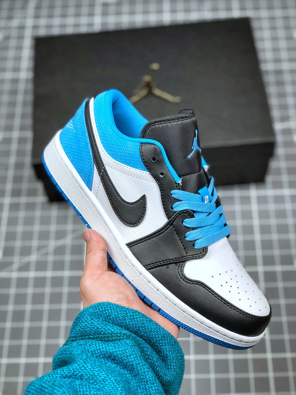 Air Jordan 1 Low SE Laser Blue CK3022-004