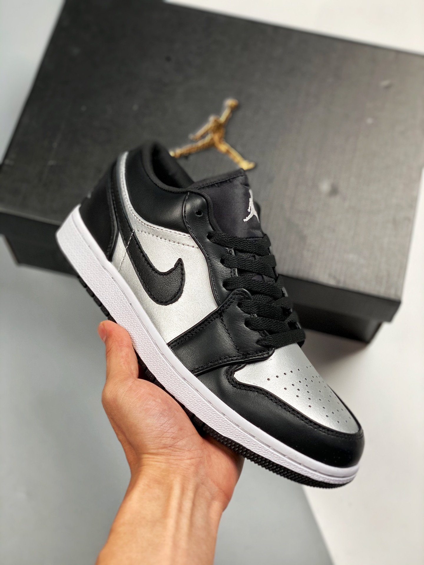Air Jordan 1 Low Silver Toe Black/Metallic Silver-White DA5551-001