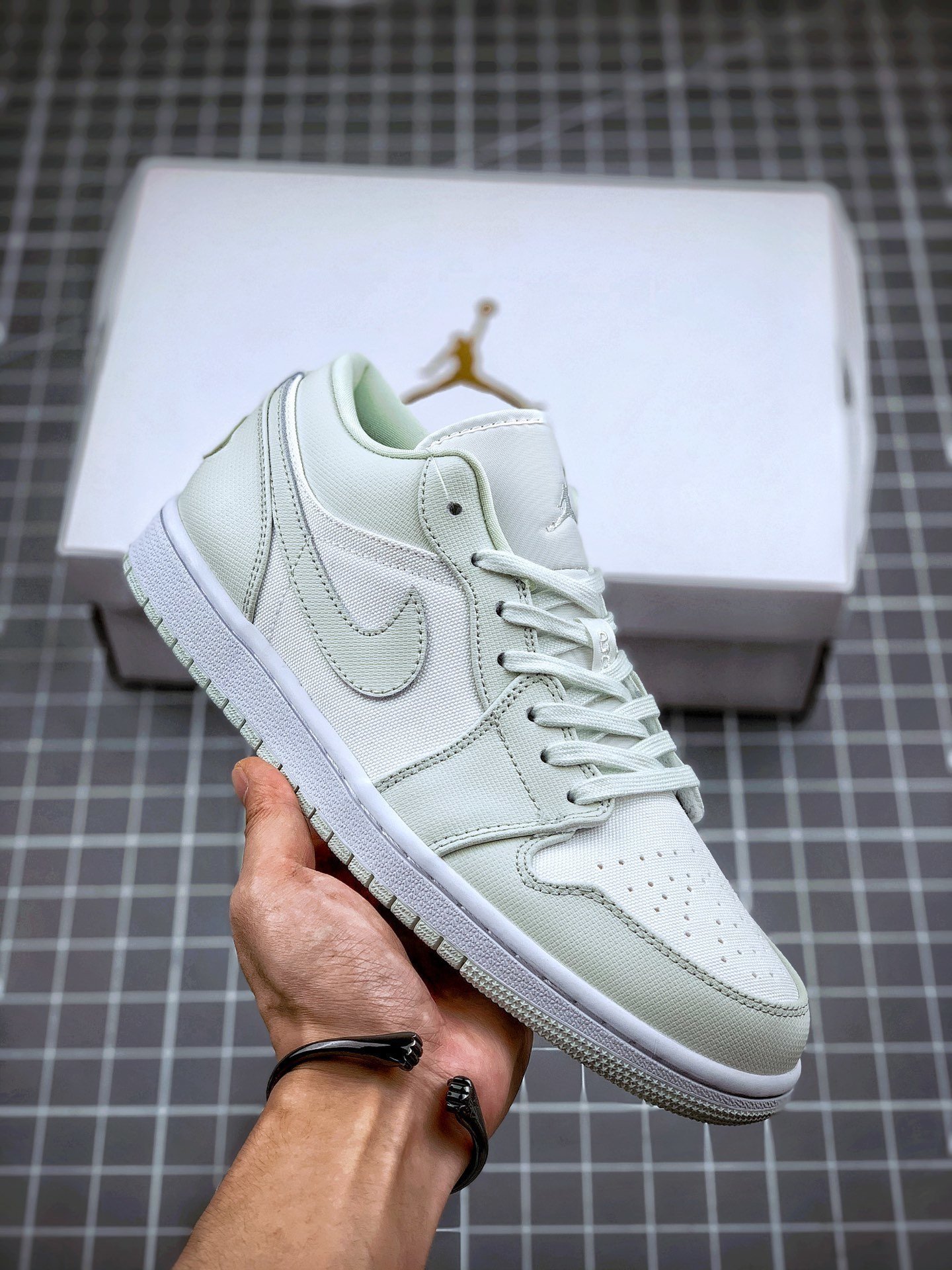 Air Jordan 1 Low Spruce Aura CW1381-003