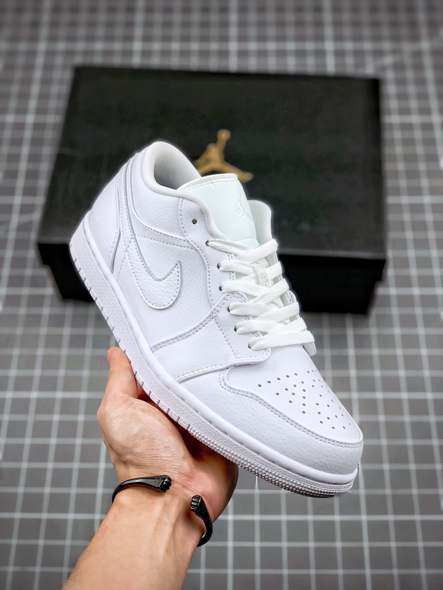 Air Jordan 1 Low Triple White 553558-130
