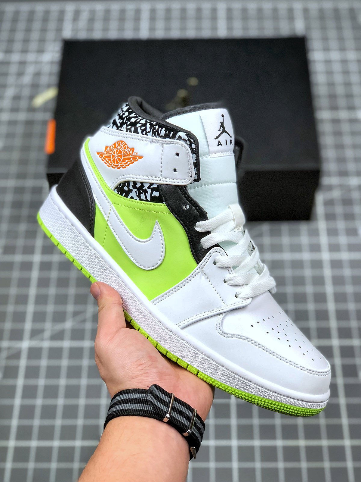 Air Jordan 1 Low White Orange Volt 554725-870