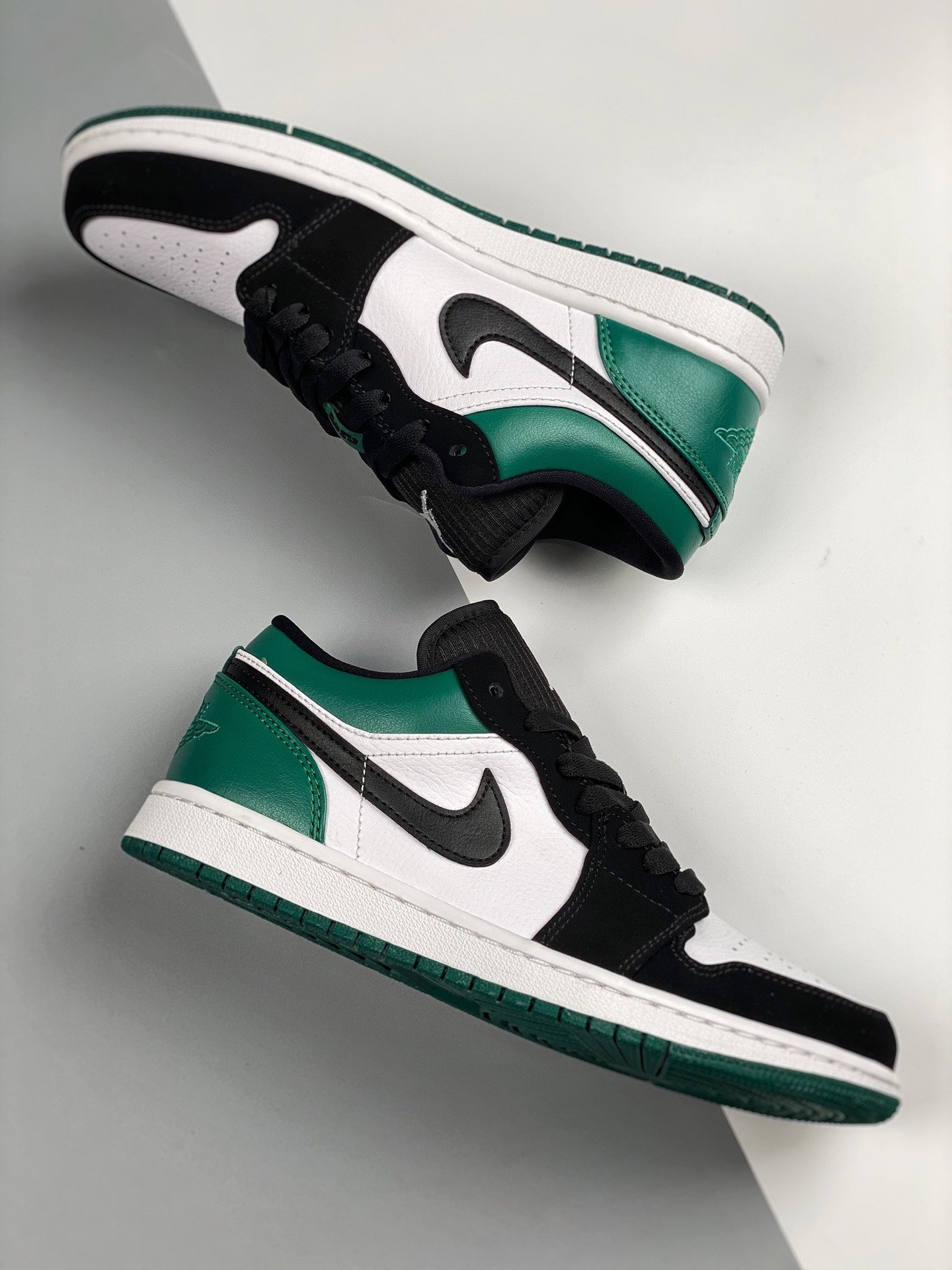 Air Jordan 1 Low White/Black-Mystic Green 553558-113