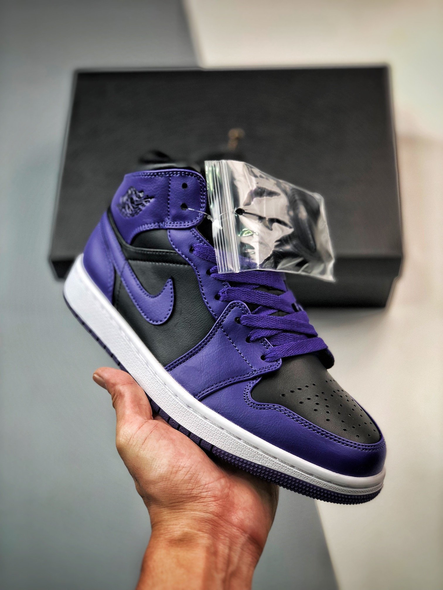 Air Jordan 1 Mid Black/Purple BQ6472-051