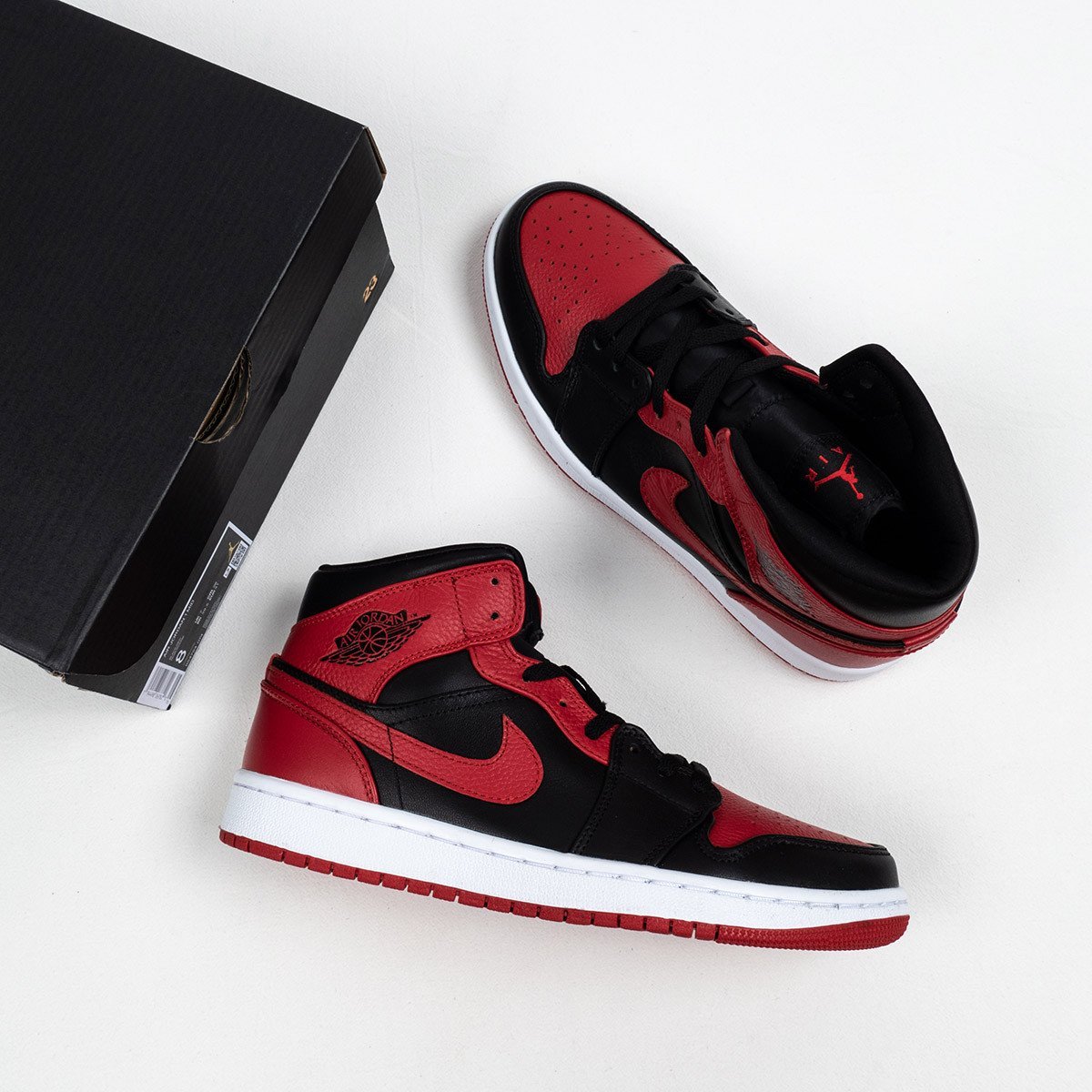 Air Jordan 1 Mid Bred 554724-074