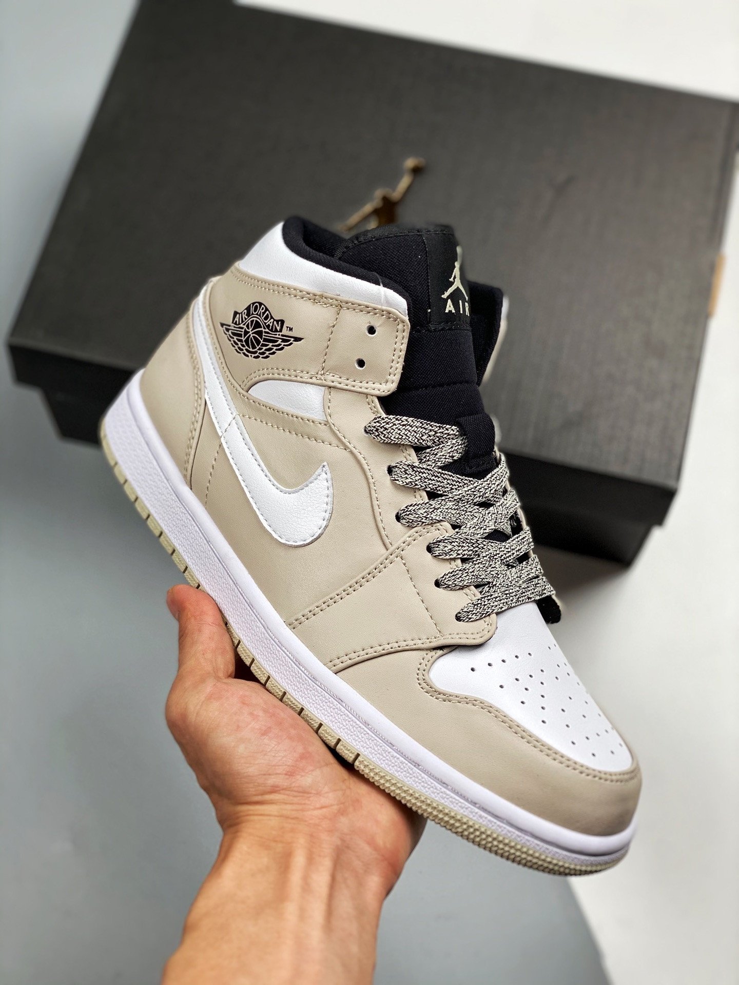 Air Jordan 1 Mid Desert Sand/Black/White 554724-047
