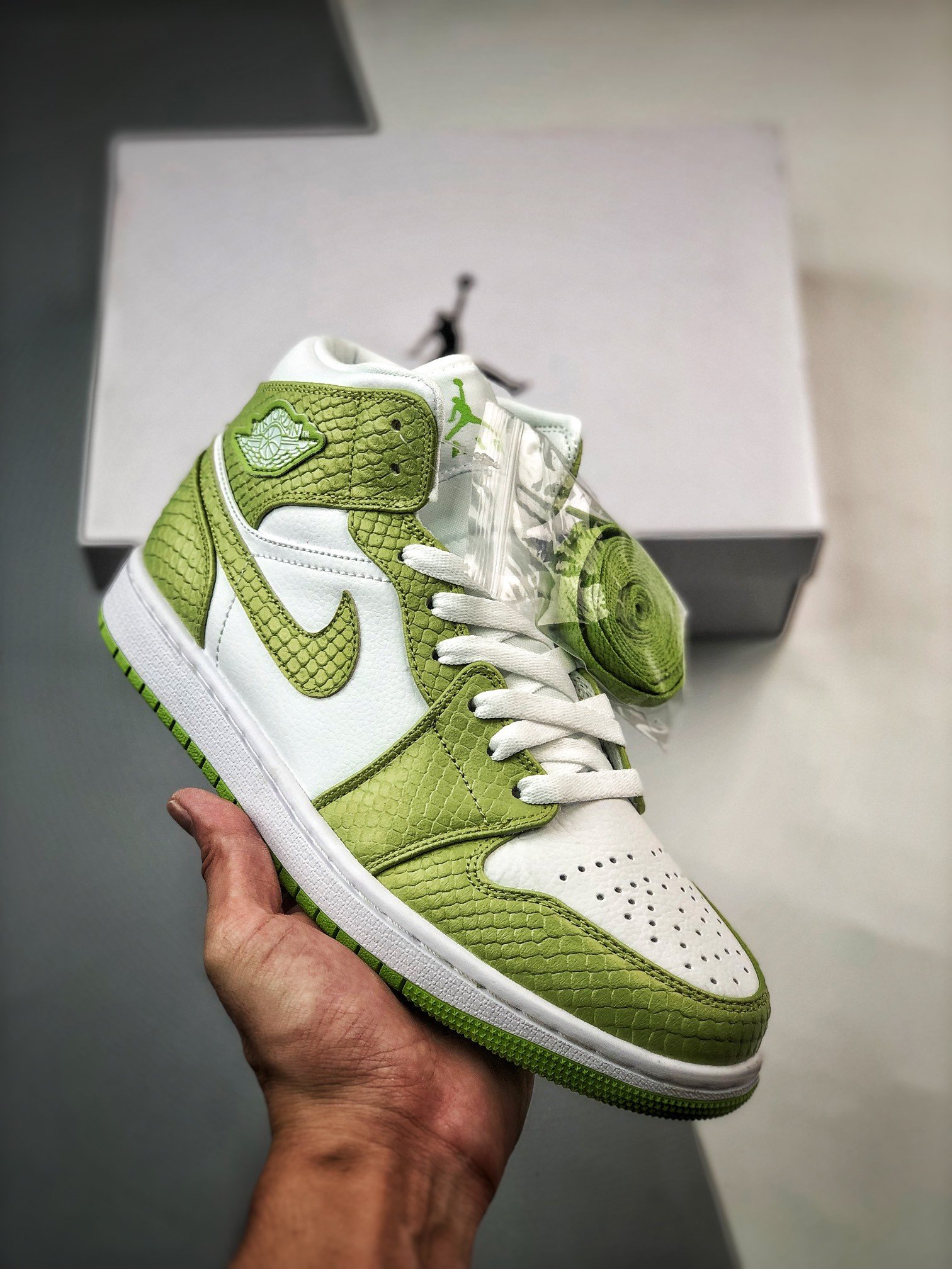 Air Jordan 1 Mid Green Python White/Vivid Green DV2959-113