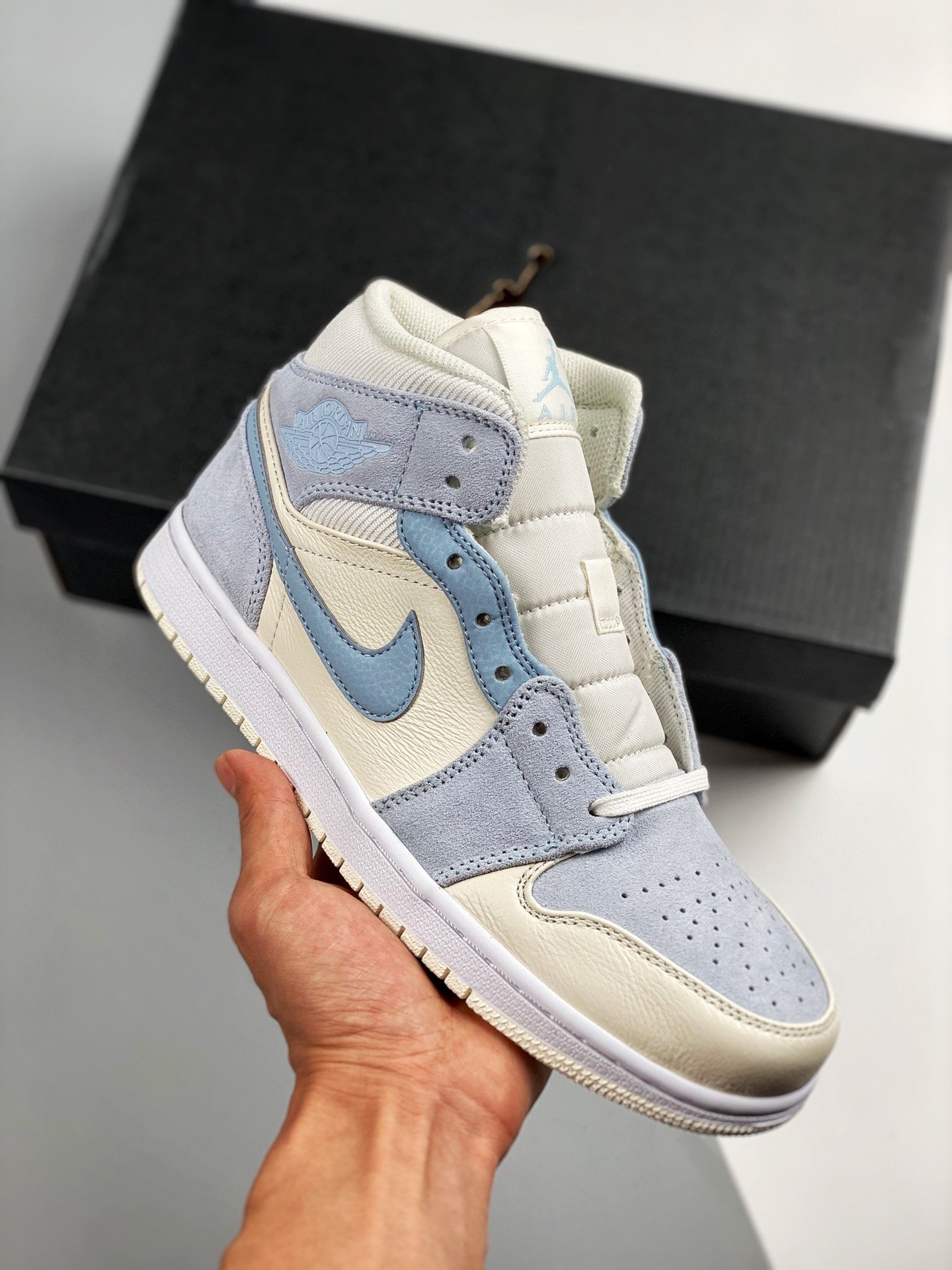 Air Jordan 1 Mid Grey Tan DA4666-100