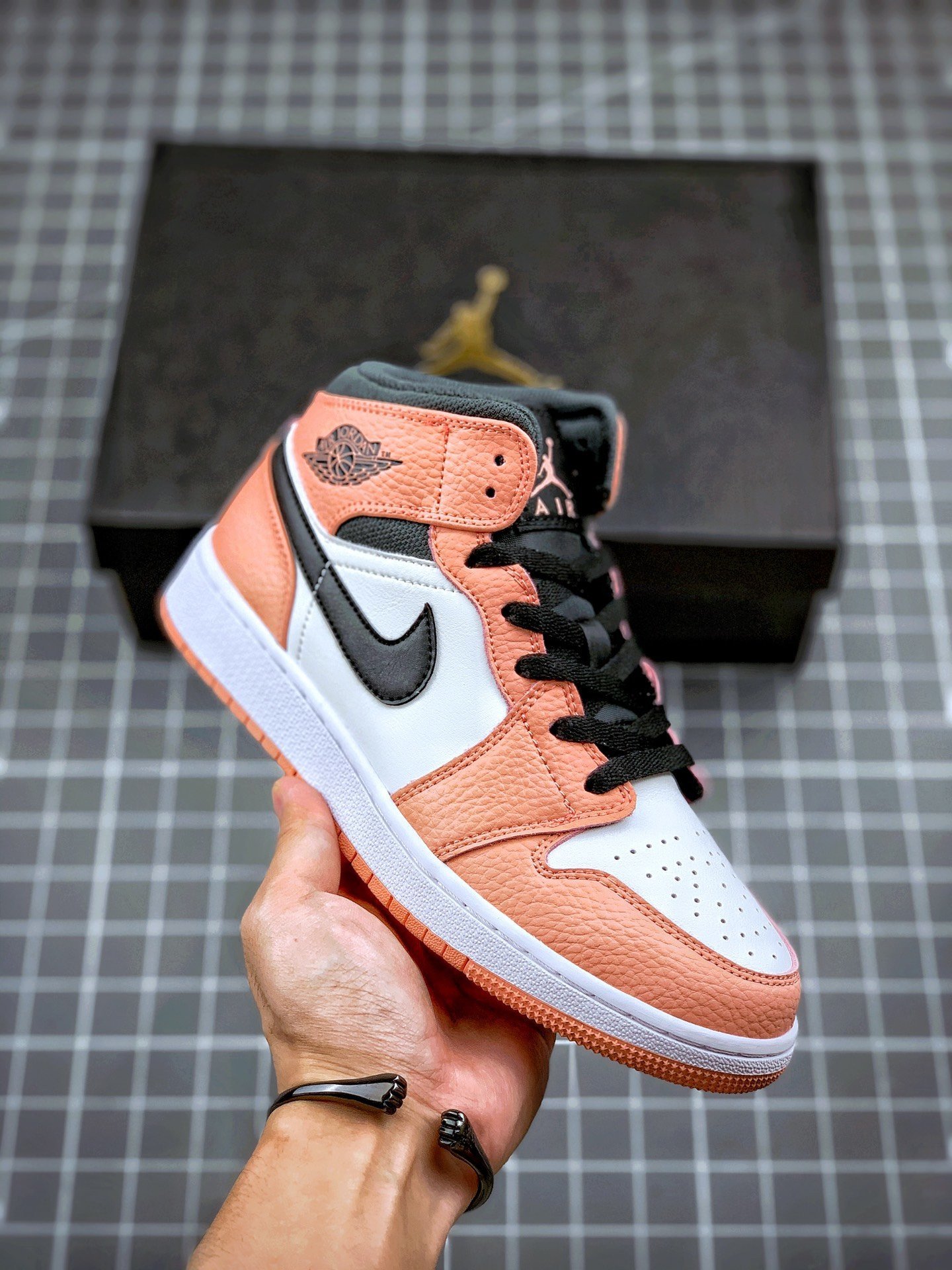 Air Jordan 1 Mid GS Pink Quartz 555112-603