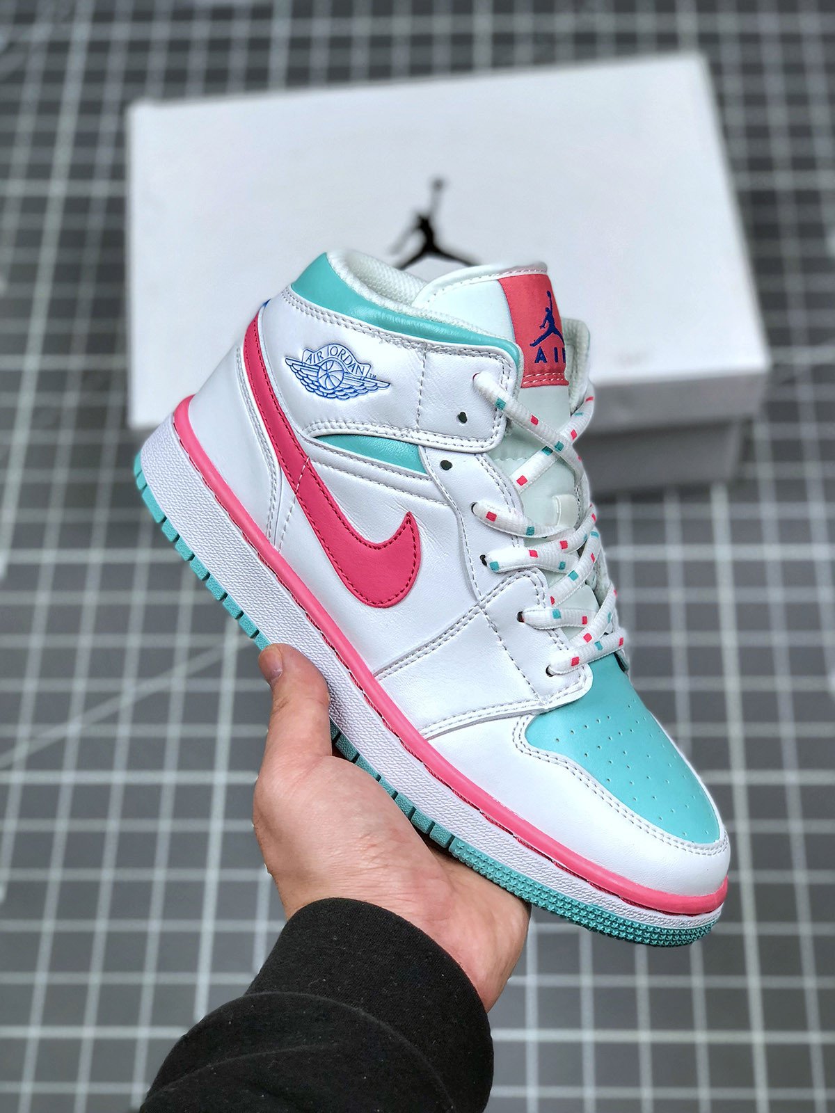 Air Jordan 1 Mid GS White/Digital Pink-Aurora Green-Soar 555112-102