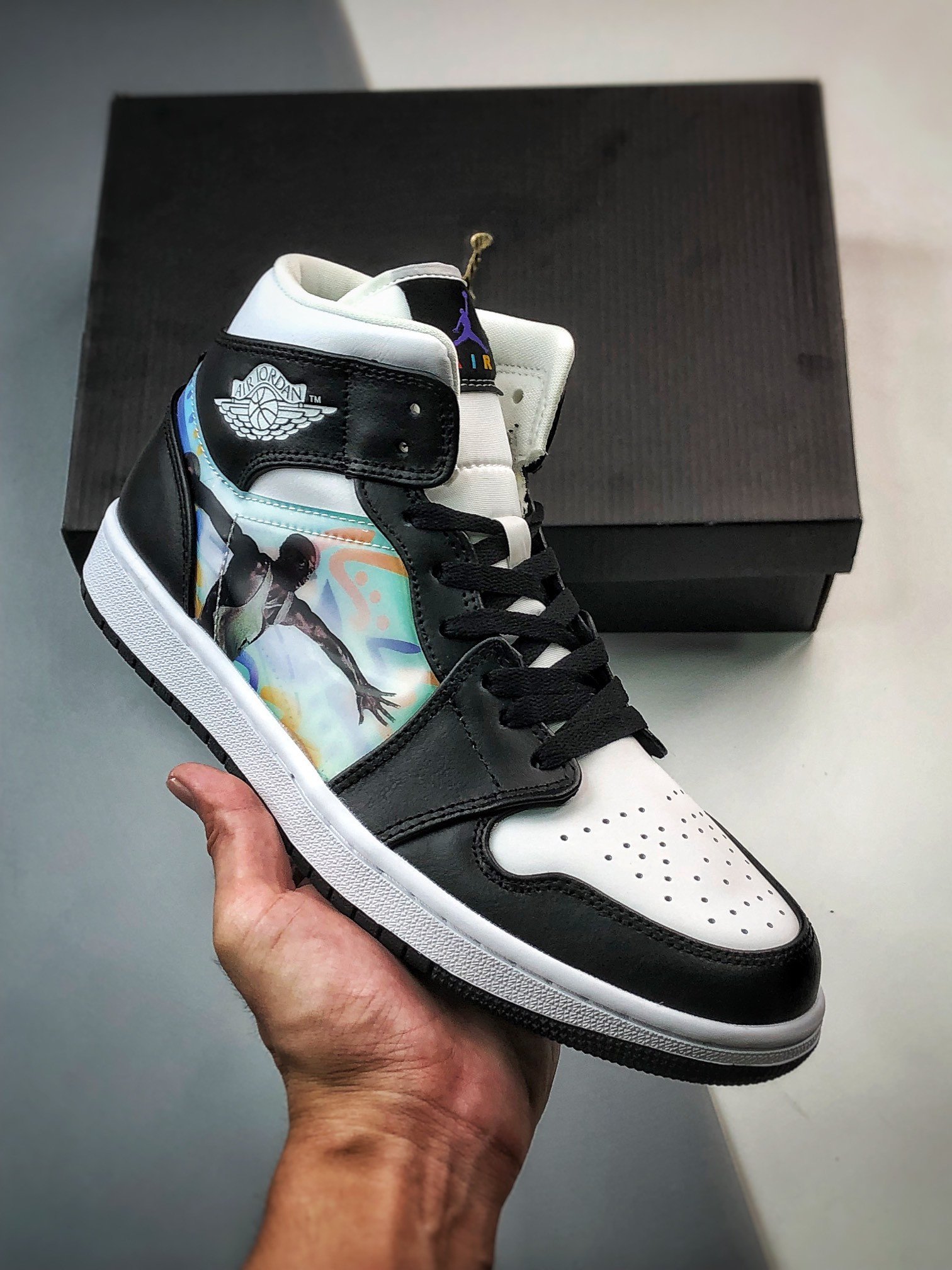 Air Jordan 1 Mid "Hologram" DR9496-001