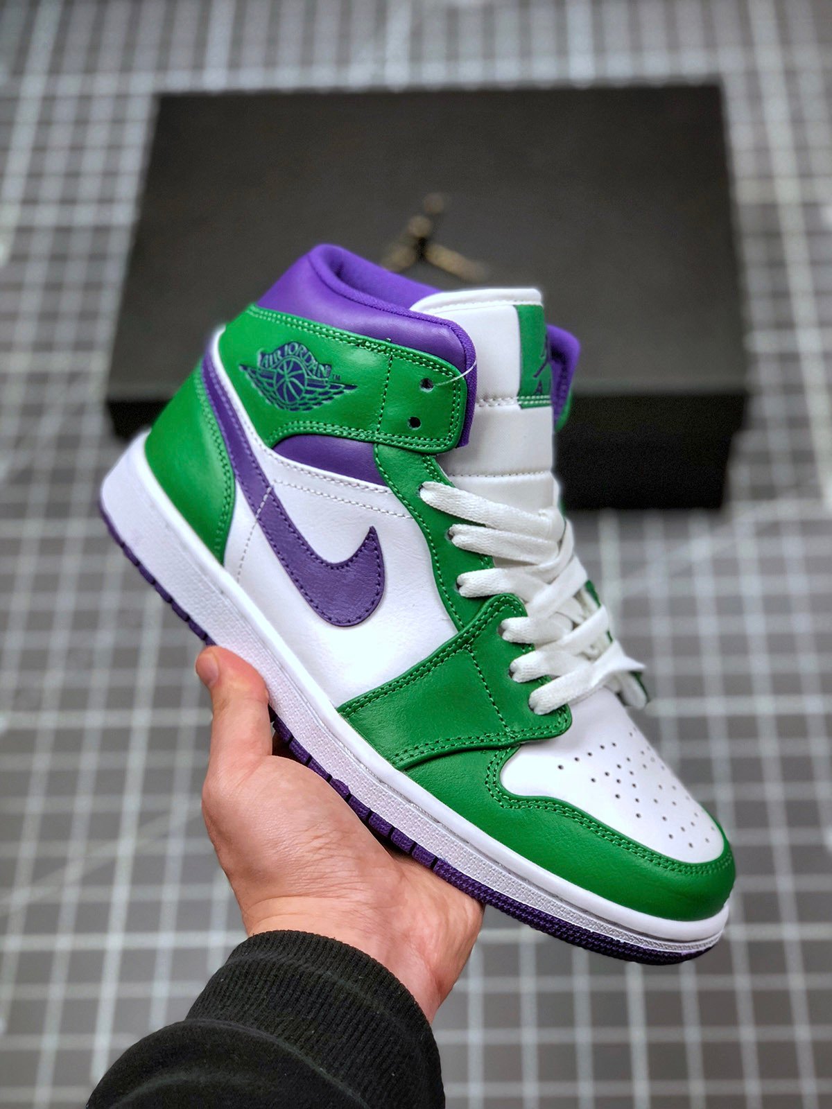 Air Jordan 1 Mid Hulk Aloe Verde/Court Purple 554724-300