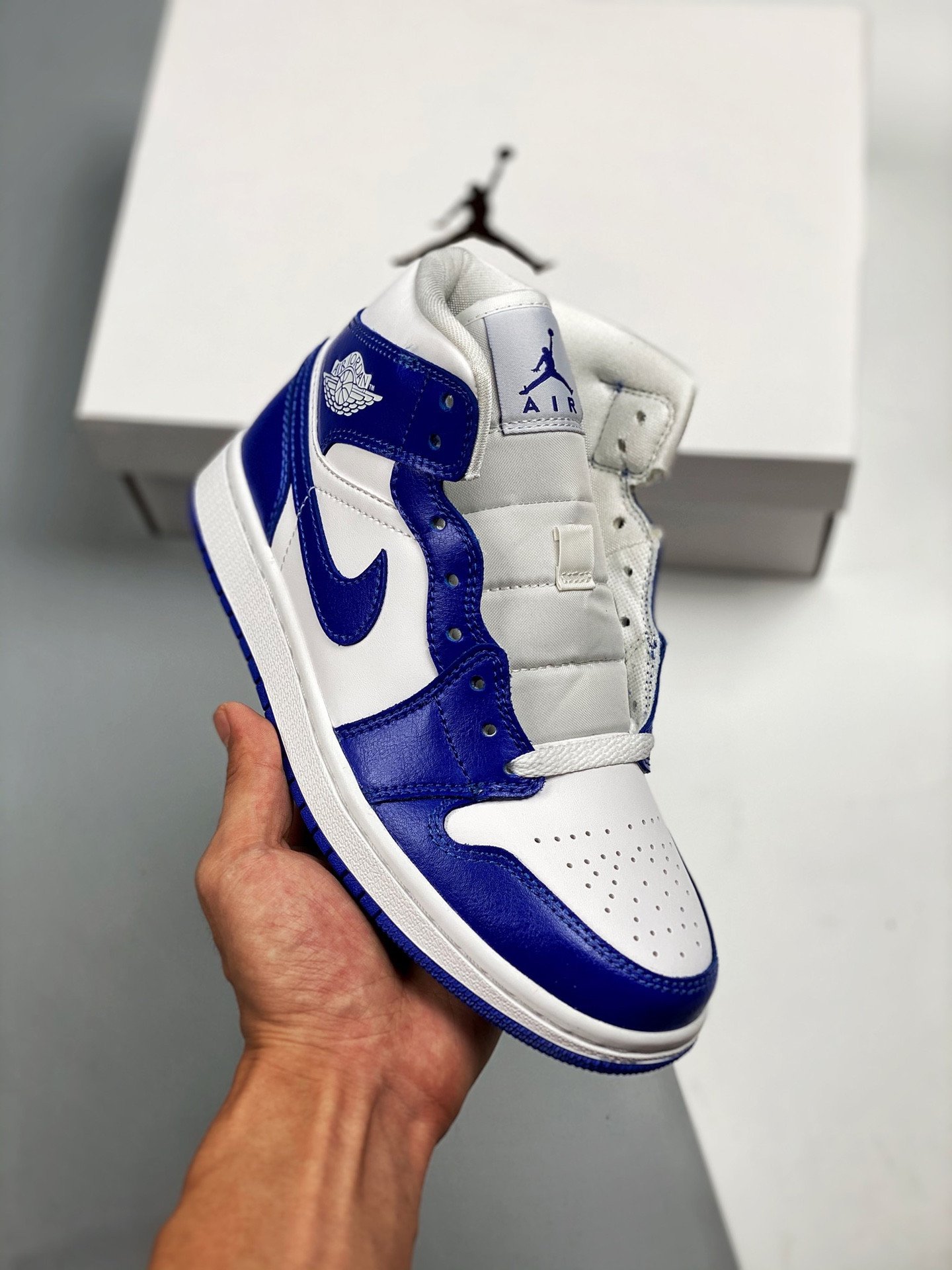 Air Jordan 1 Mid 'Kentucky' White/Hyper Royal BQ6472-104