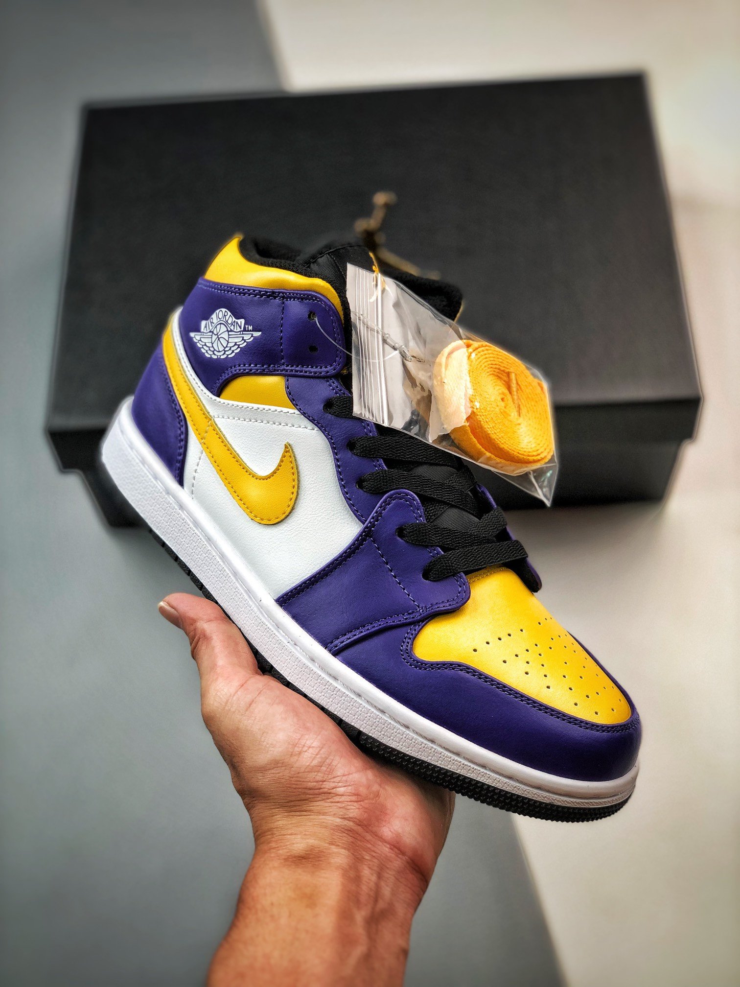 Air Jordan 1 Mid "Lakers" Dark Concord/Taxi-White-Black DQ8426-517