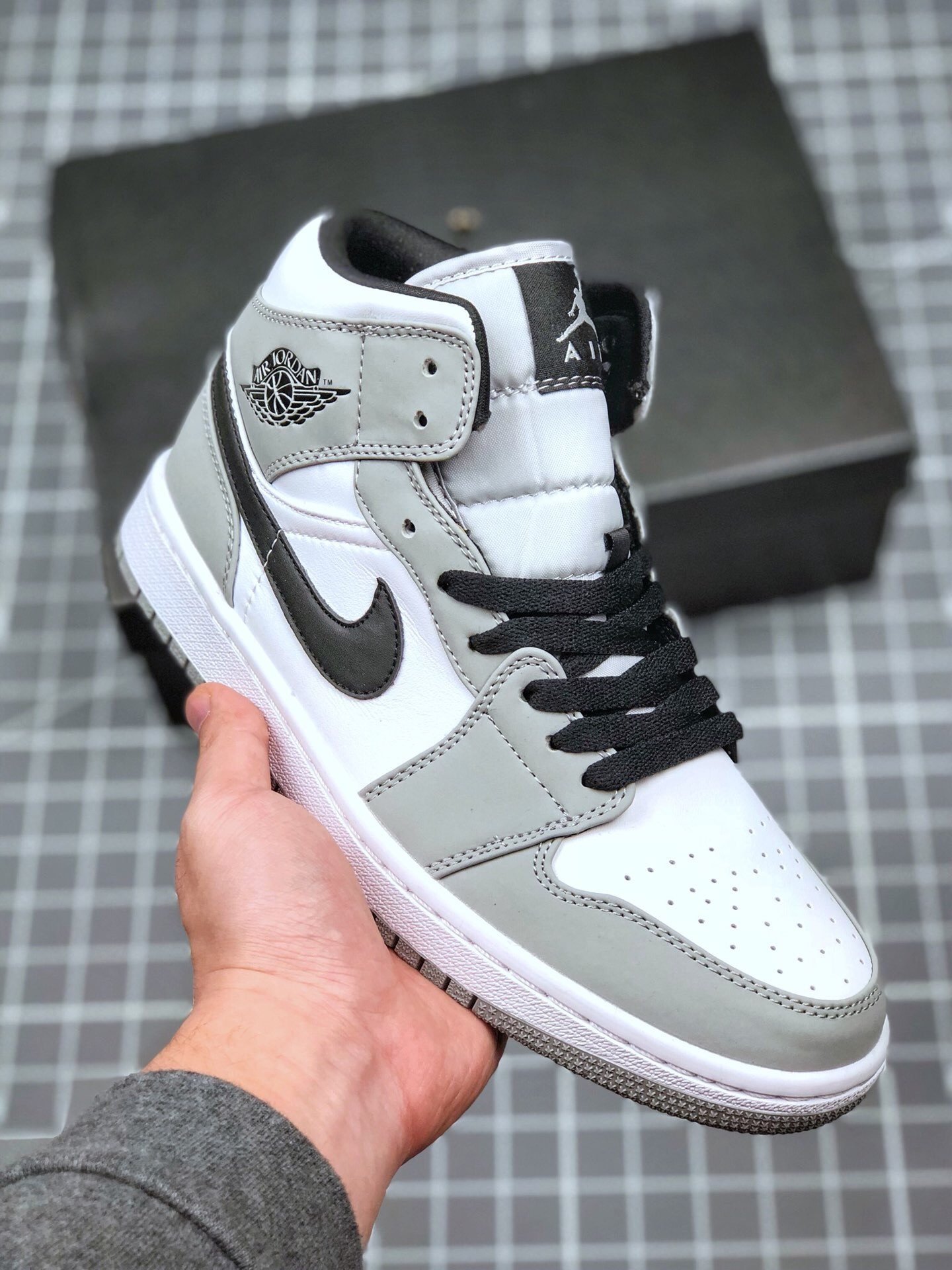 Air Jordan 1 Mid Light Smoke Grey/Black-White 554724-092
