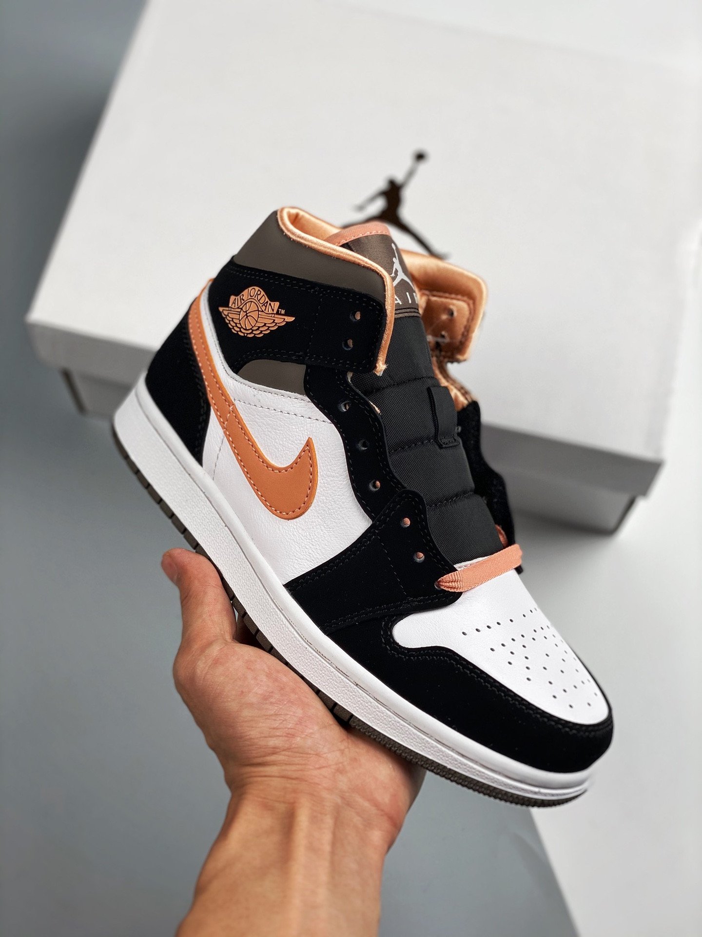 Air Jordan 1 Mid Peach Mocha DH0210-100