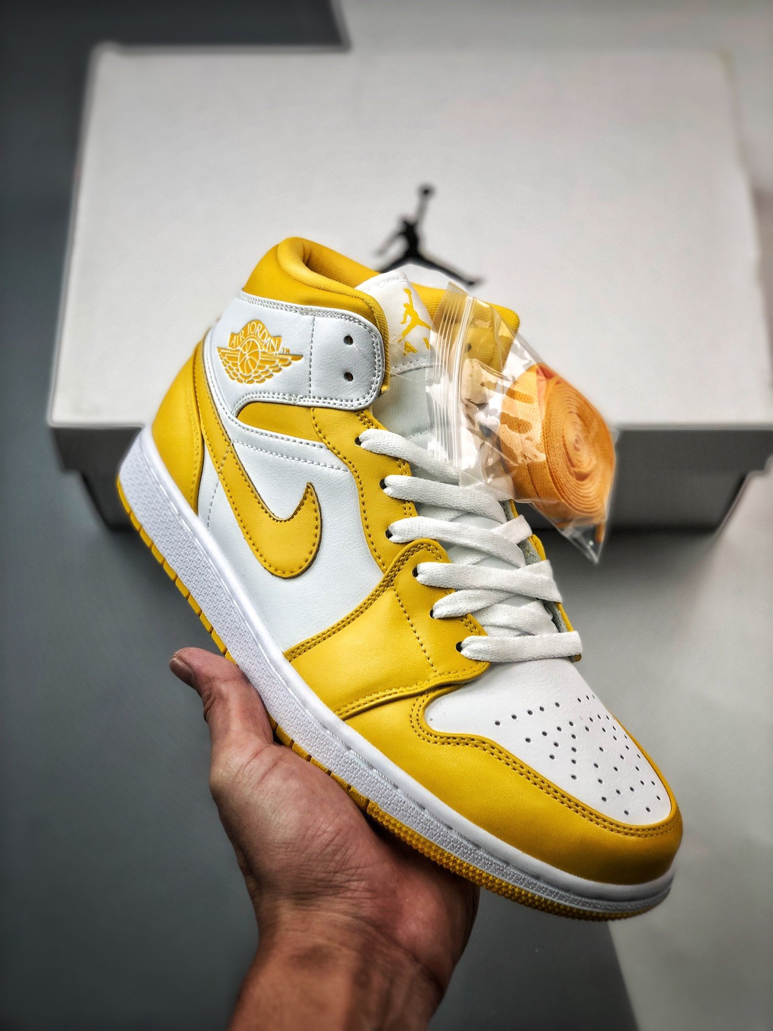 Air Jordan 1 Mid Pollen White Yellow BQ6472-117