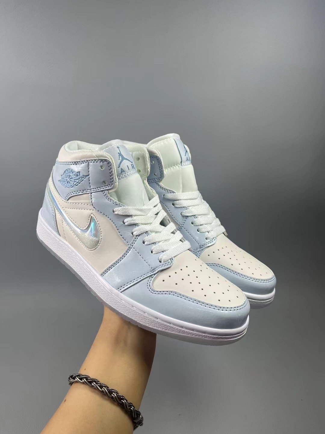 Air Jordan 1 Mid SE Glitter Swoosh FQ9117-400