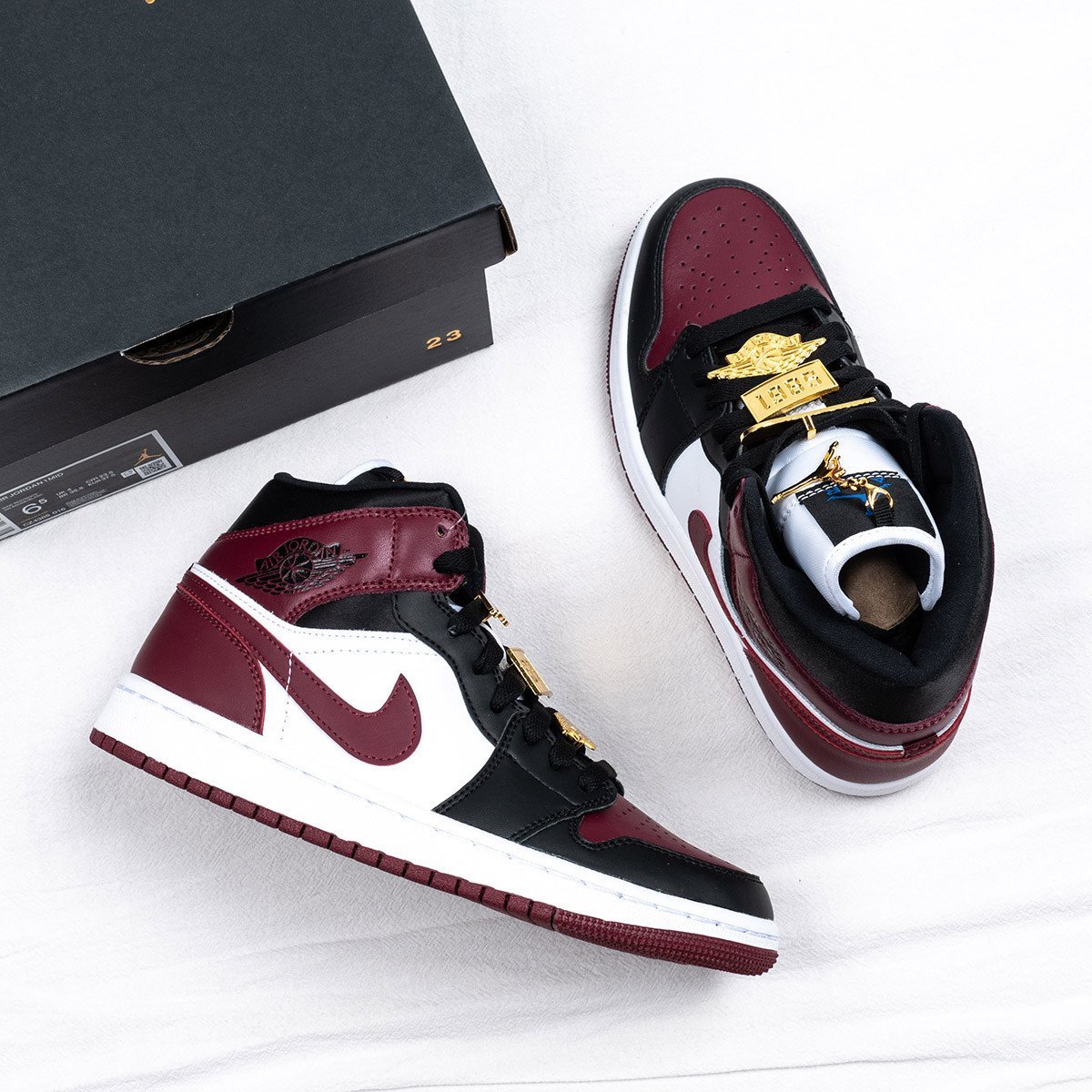 Air Jordan 1 Mid SE 'Gold Pendants' Women Logo CZ4385-016
