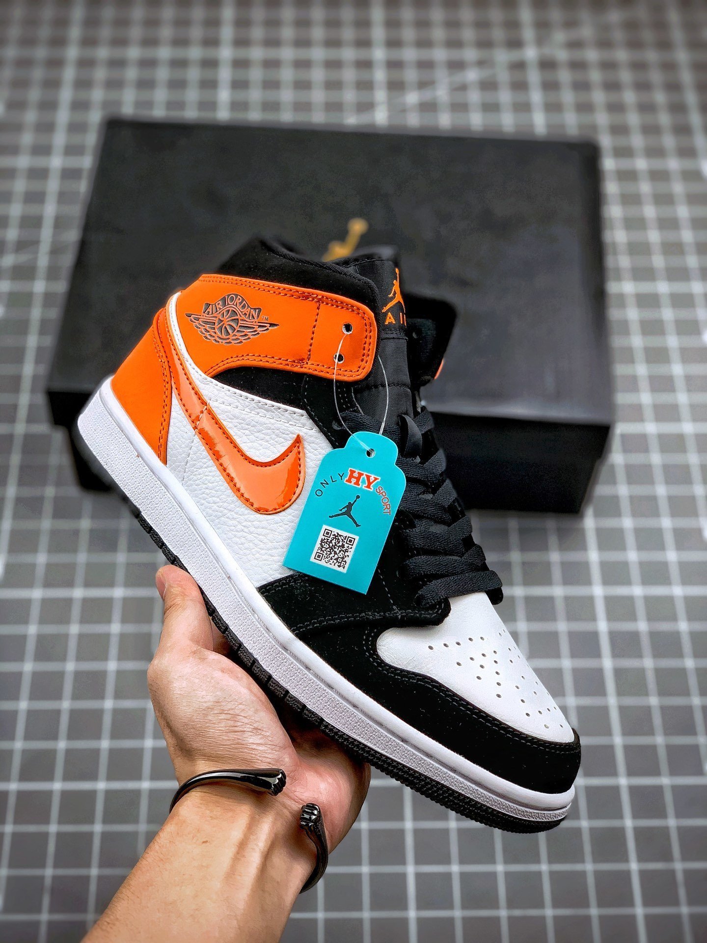 Air Jordan 1 Mid Shattered Backboard Black/Starfish-White