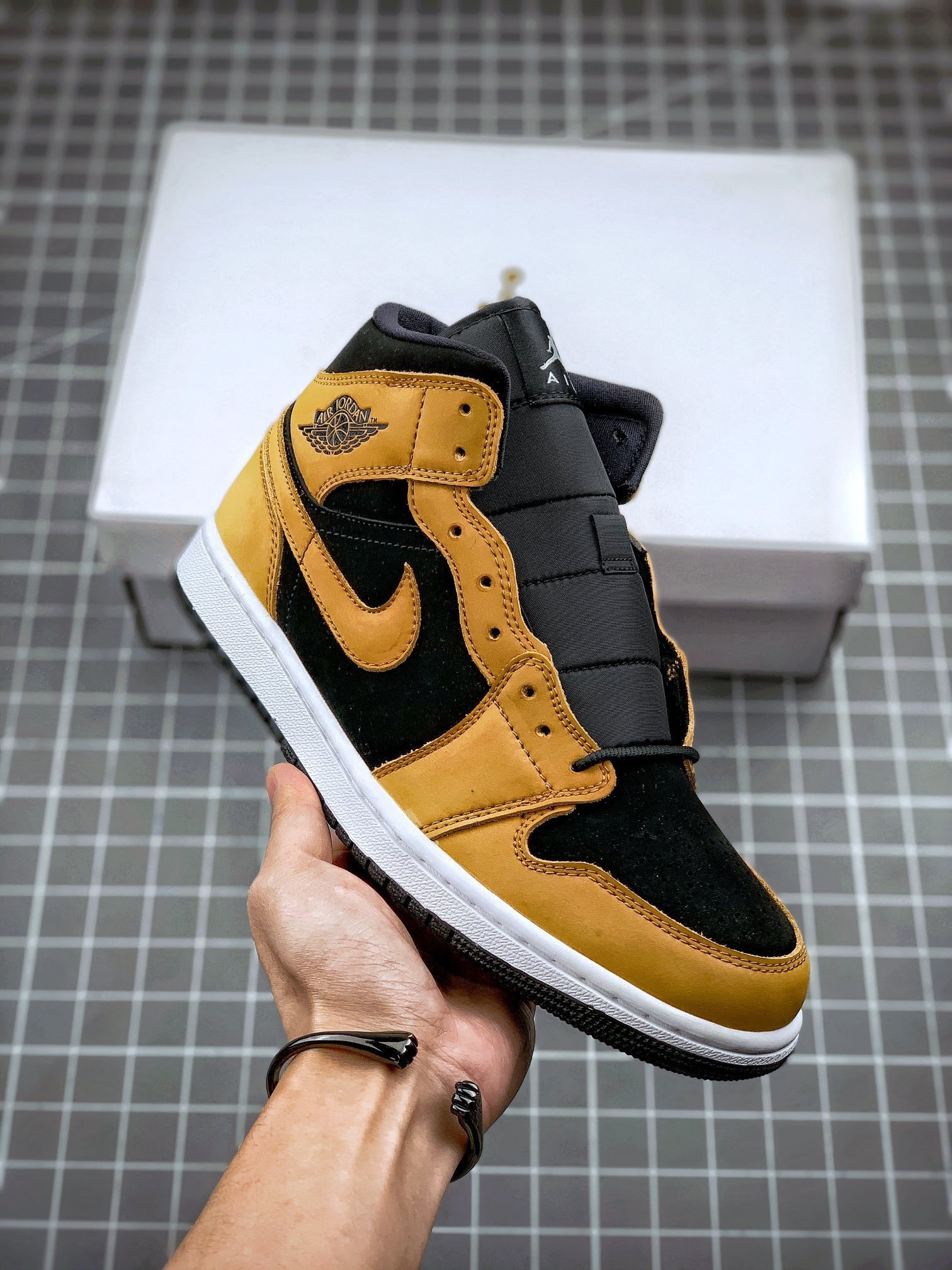 Air Jordan 1 Mid Wheat Black DB5453-700