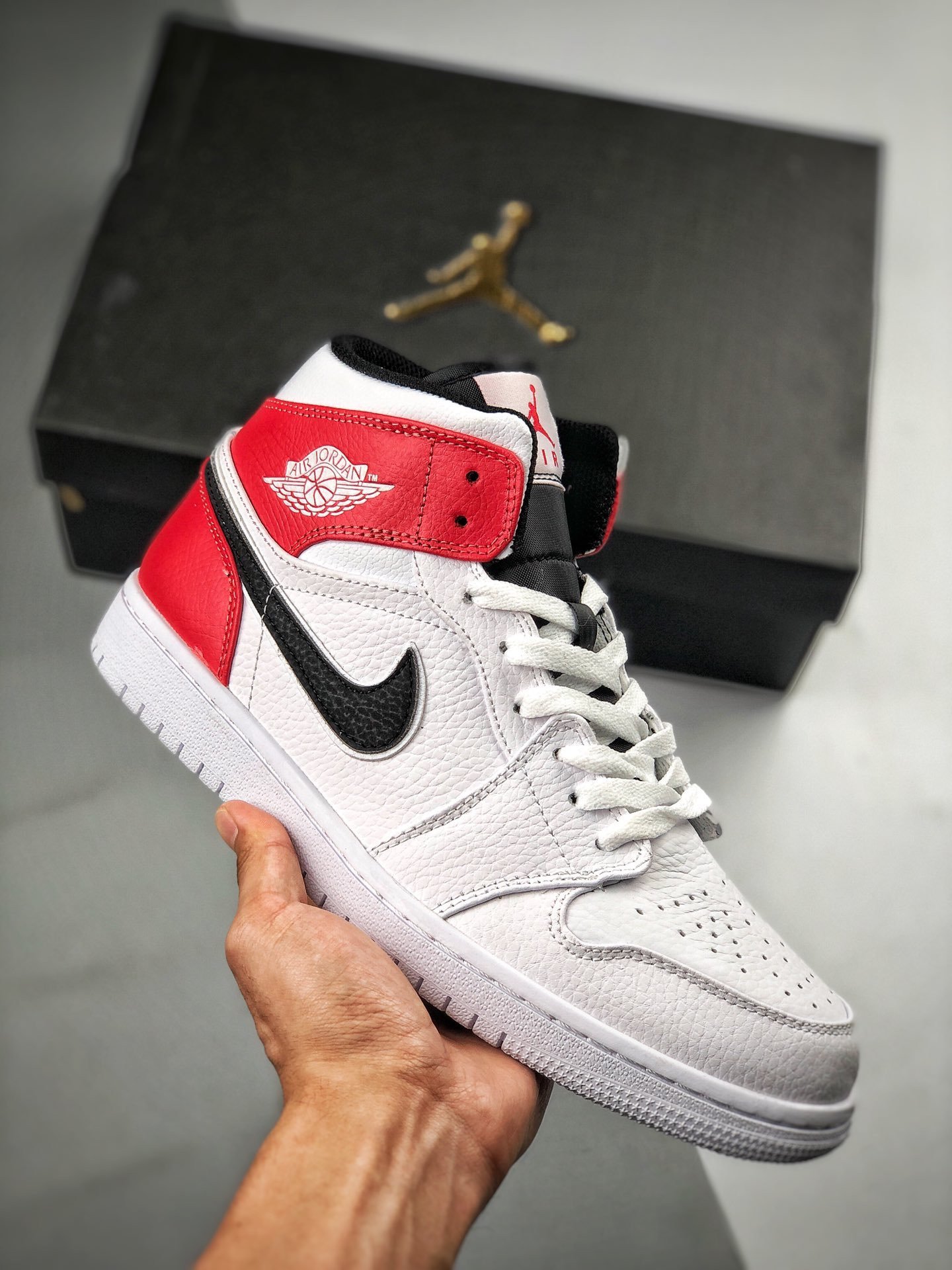Air Jordan 1 Mid White Red Black 554724-116
