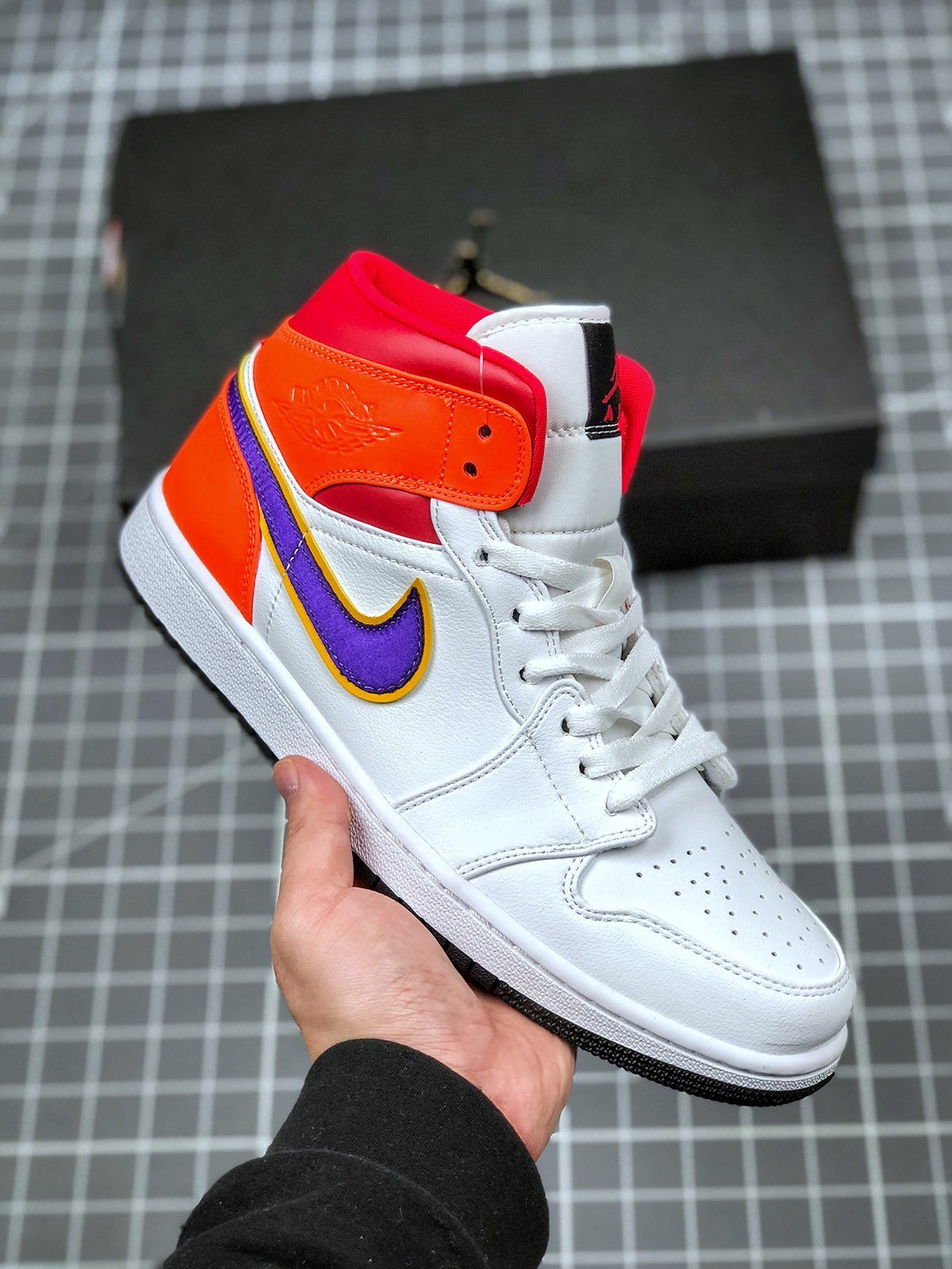 Air Jordan 1 Mid White/Court Purple-Spirit Teal 554725-128