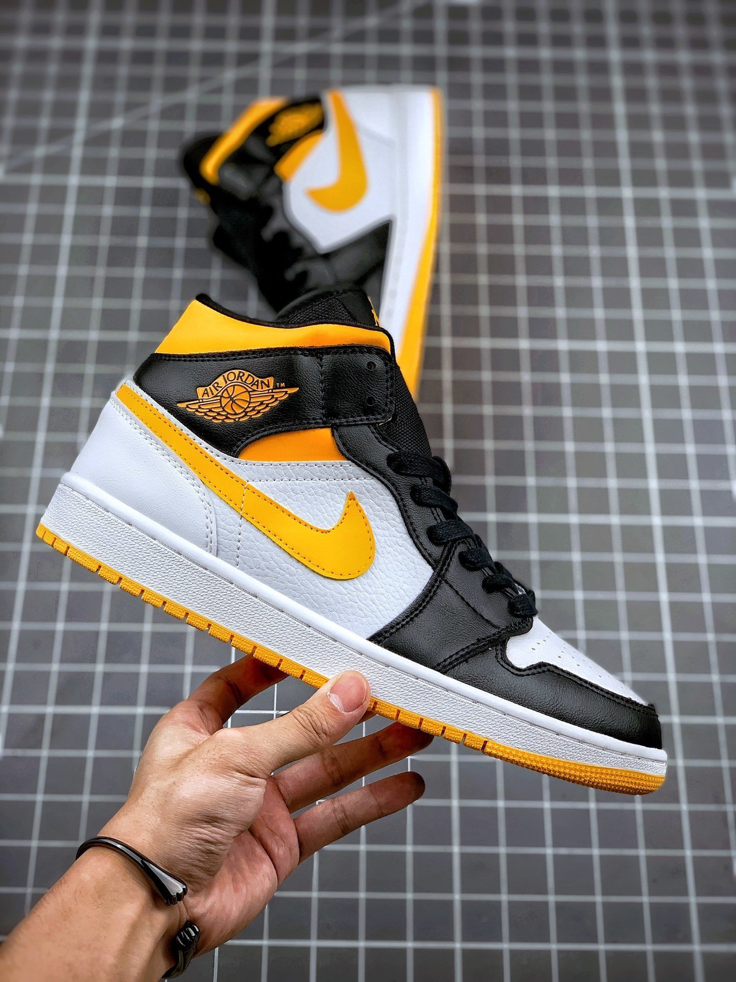 Air Jordan 1 Mid White/Laser Orange-Black CV5276-107