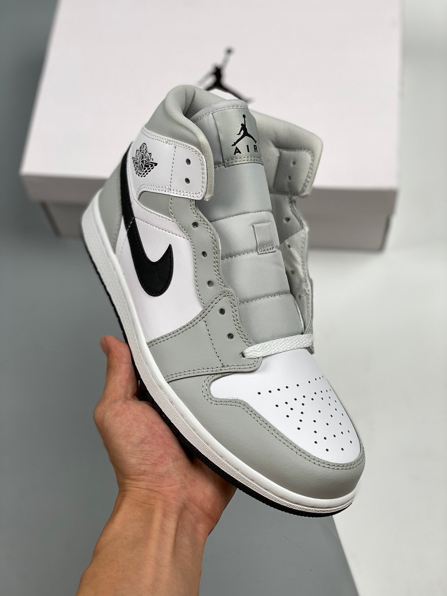 Air Jordan 1 Mid White/Light Smoke Grey BQ6472-015
