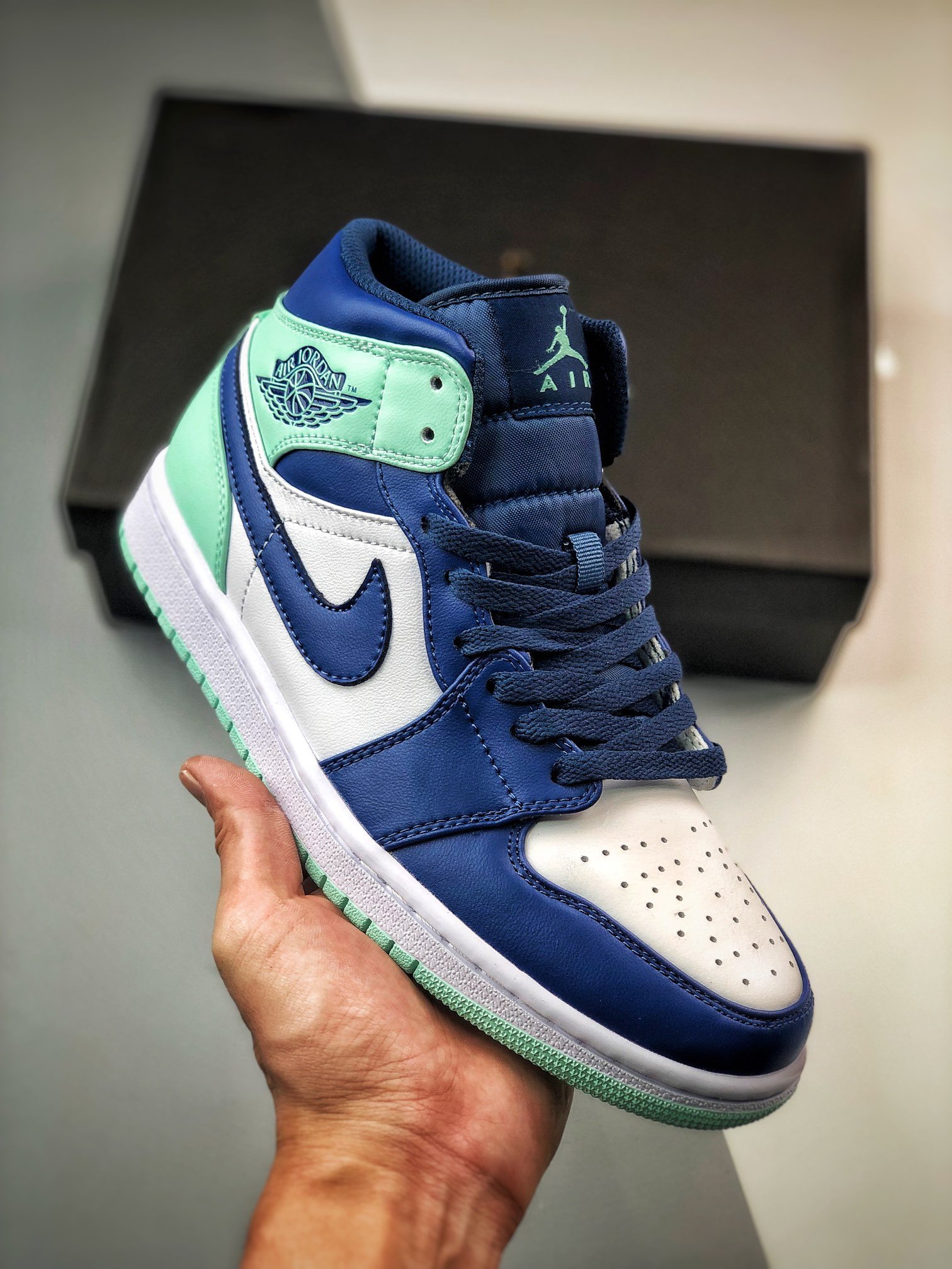 Air Jordan 1 Mid White/Navy-Blue Mint 554724-413