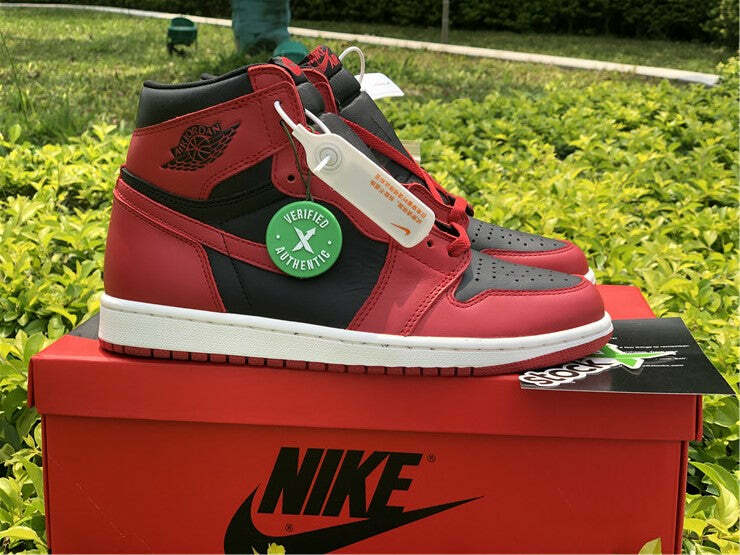 Air Jordan 1 Retro High 85 Varsity Red