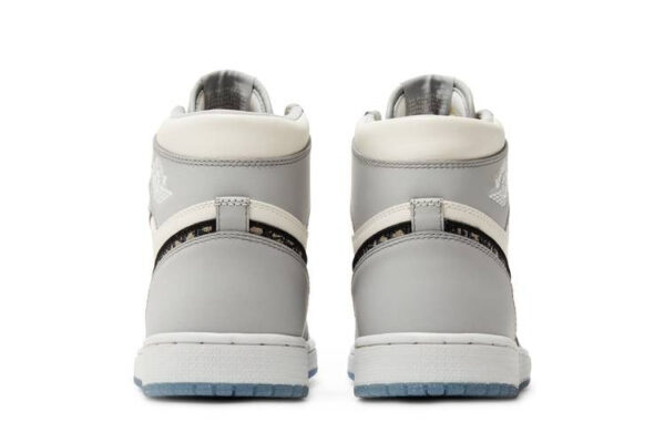Air Jordan 1 Retro High CN8607 - Image 2