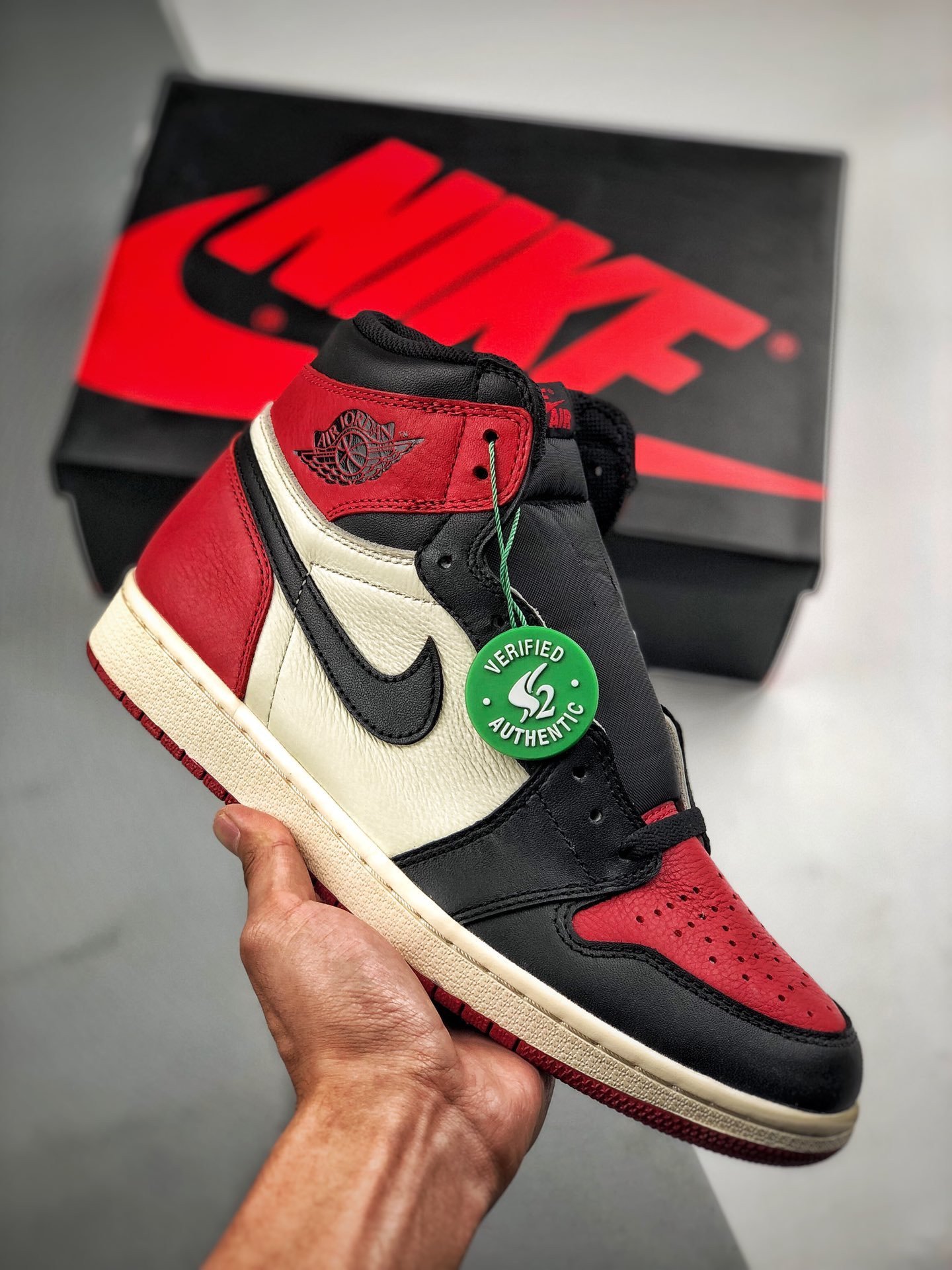 Air Jordan 1 Retro High OG Bred Toe 555088-610