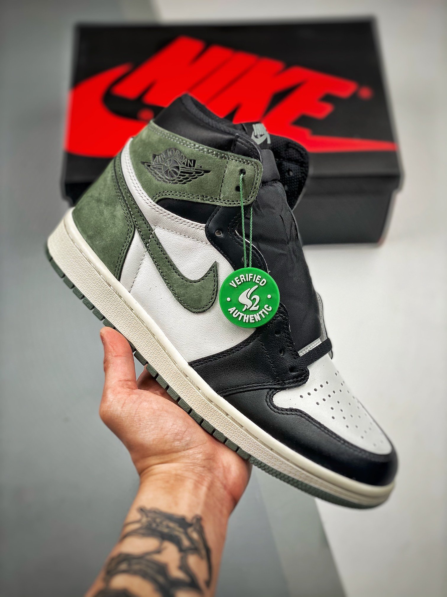 Air Jordan 1 Retro High OG Clay Green 555088-135