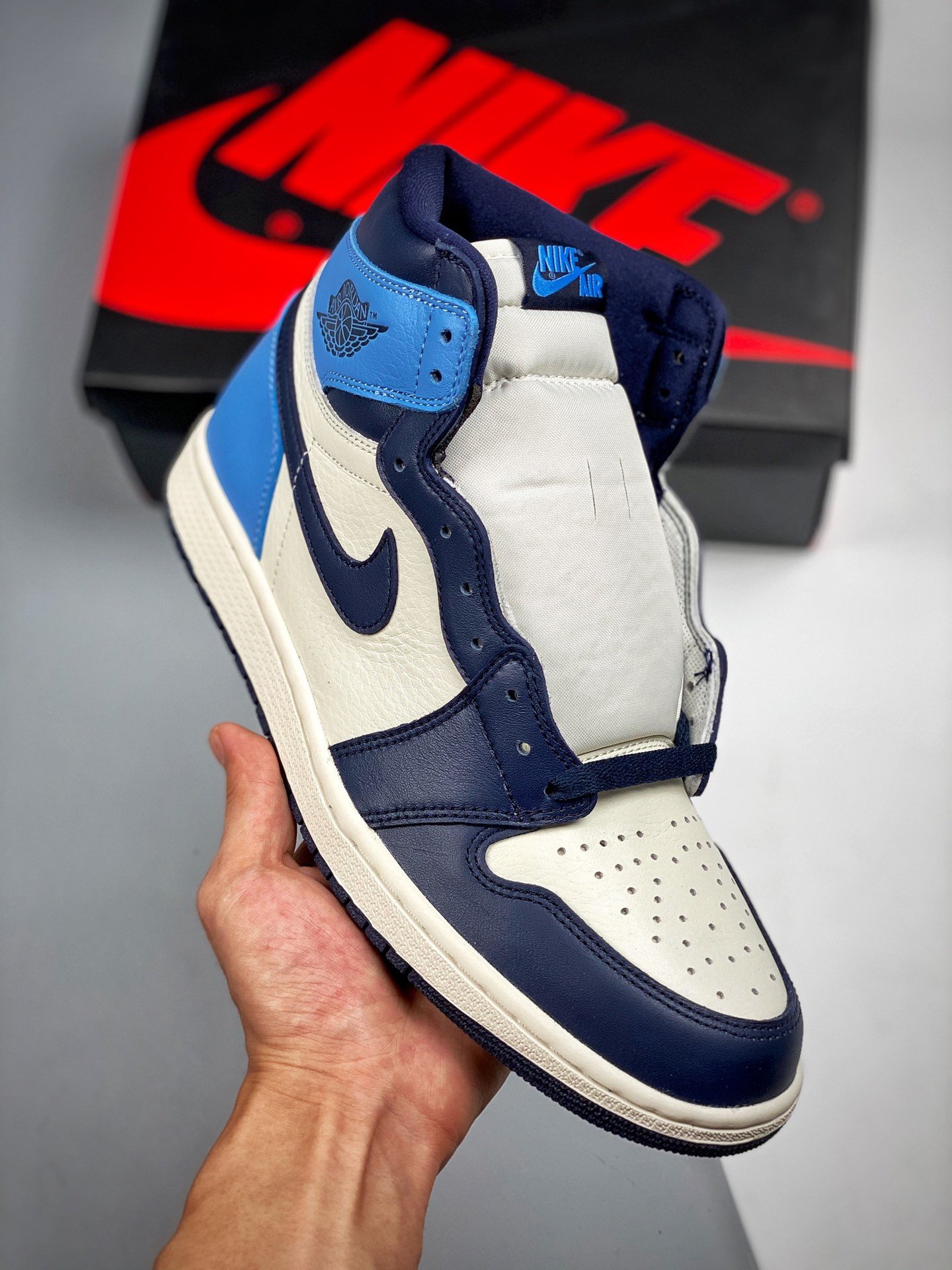 Air Jordan 1 Retro High OG Sail/Obsidian-University Blue 555088-140