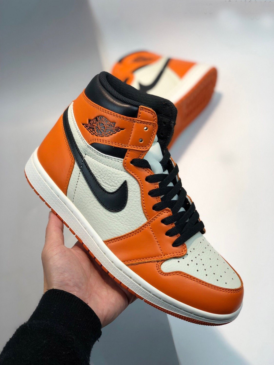 Air Jordan 1 Retro High OG Shattered Backboard Away 555088-113