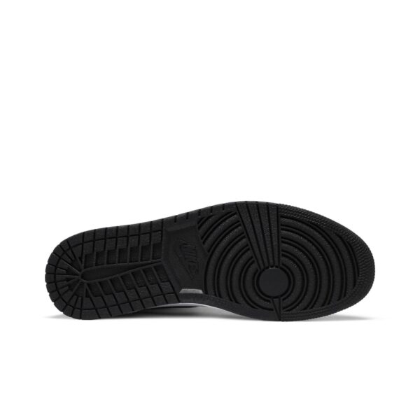 Air Jordan 1 Retro High OG 'Smoke Grey' 555088-126 - Image 4