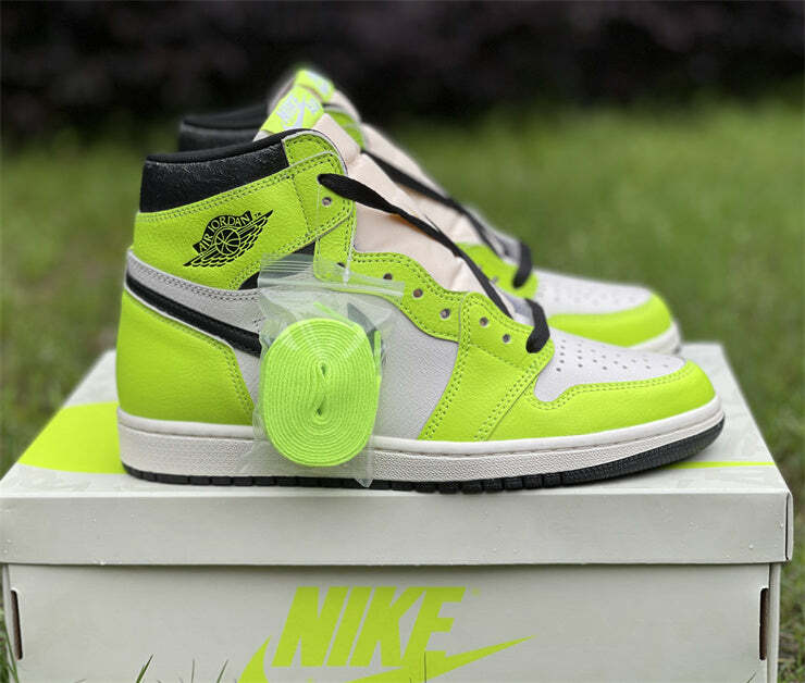 Air Jordan 1 Retro High OG Volt