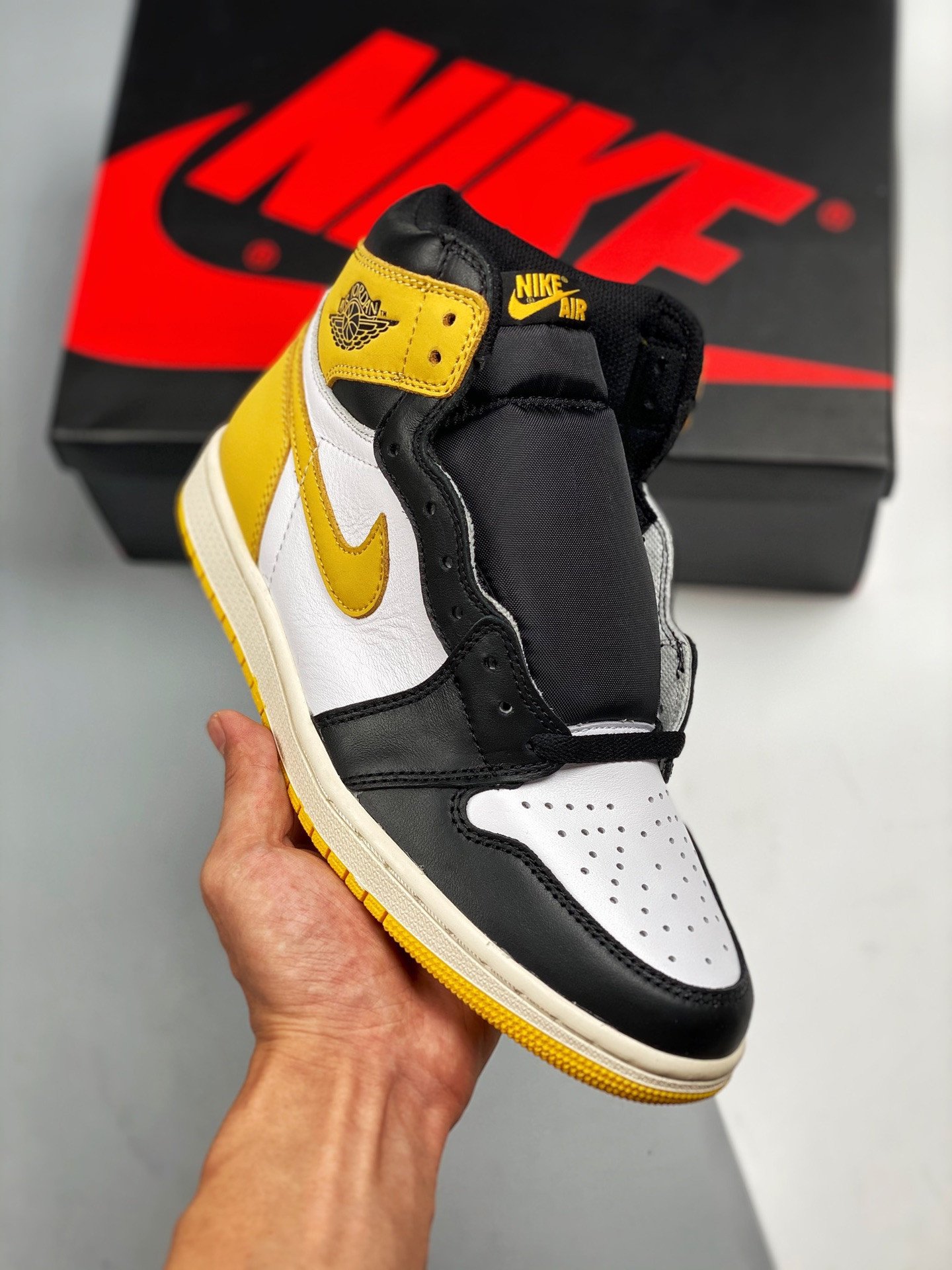 Air Jordan 1 Retro High OG Yellow Ochre 555088-109