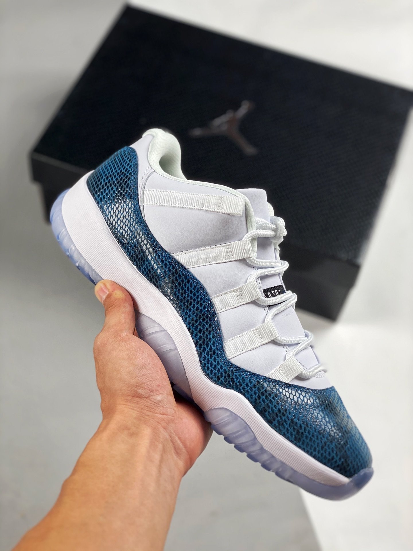Air Jordan 11 Low Navy Blue Snakeskin CD6846-102