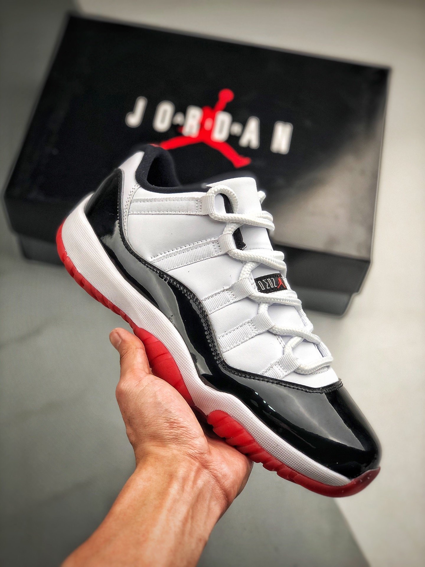 Air Jordan 11 Low White Bred AV2187-160