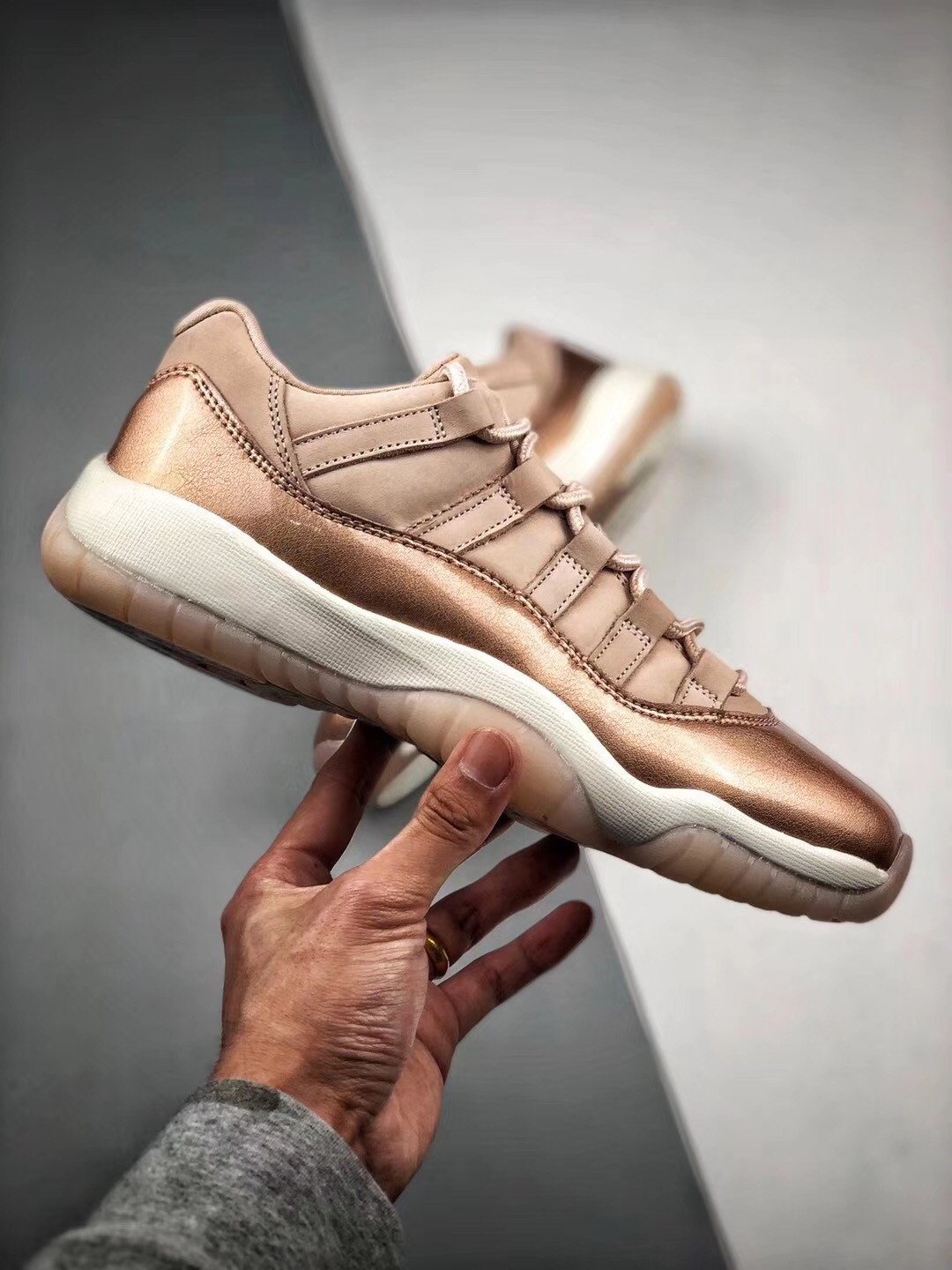 Air Jordan 11 Low WMNS Rose Gold AH7860-105
